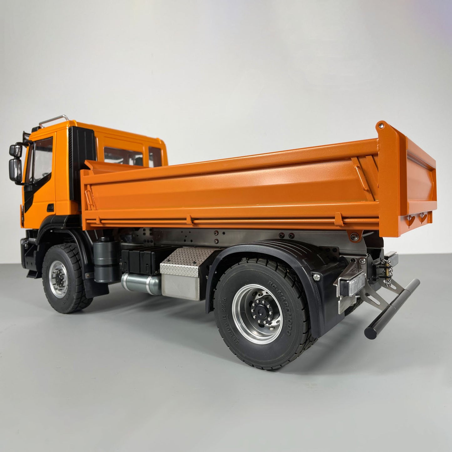 1/14 Metal 4x2 RC Hydraulic Equipment Radio Controlled Dump Truck 2-speed Tipper Hobby Model Painted Assembled PNP Version