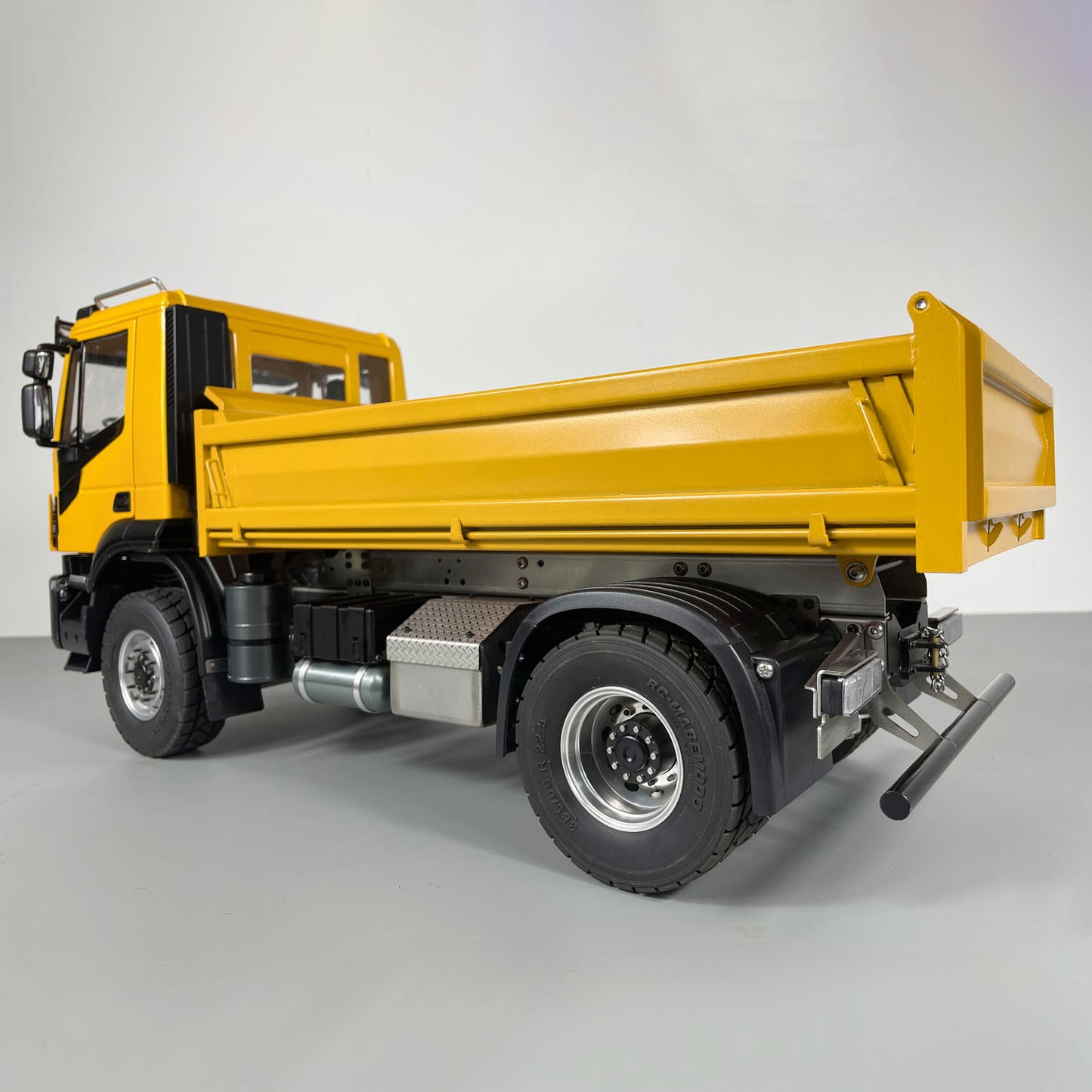 1/14 4x2 Metal RC Hydraulic Dump Truck 2-speed Remote Control Tipper Car Electric Model Vehicle DIY PNP Sound Light System