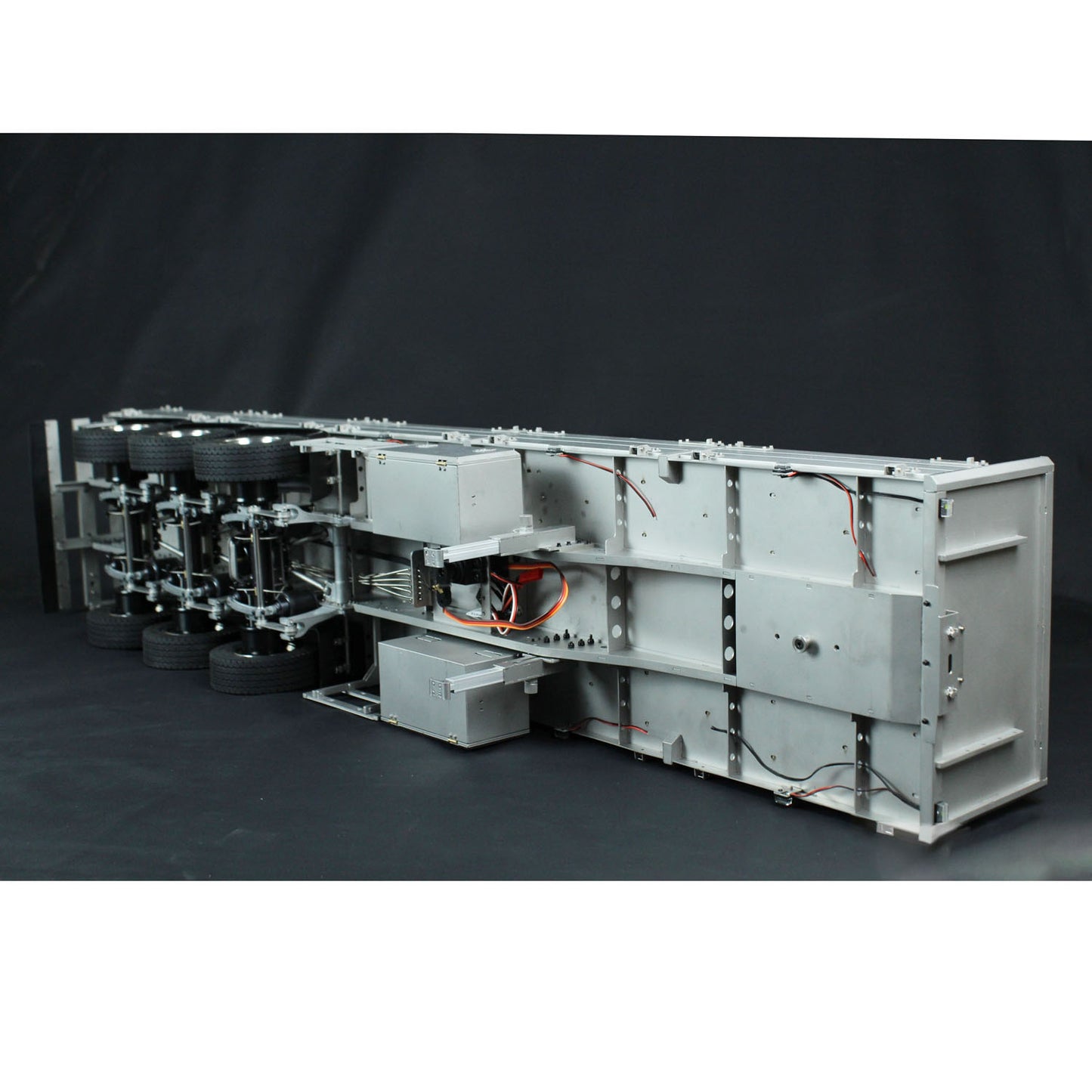 1/14 3 Axles Metal Semi Trailer for RC Tractor Truck Remote Controlled Car Electric Model Assembled and Unpainted