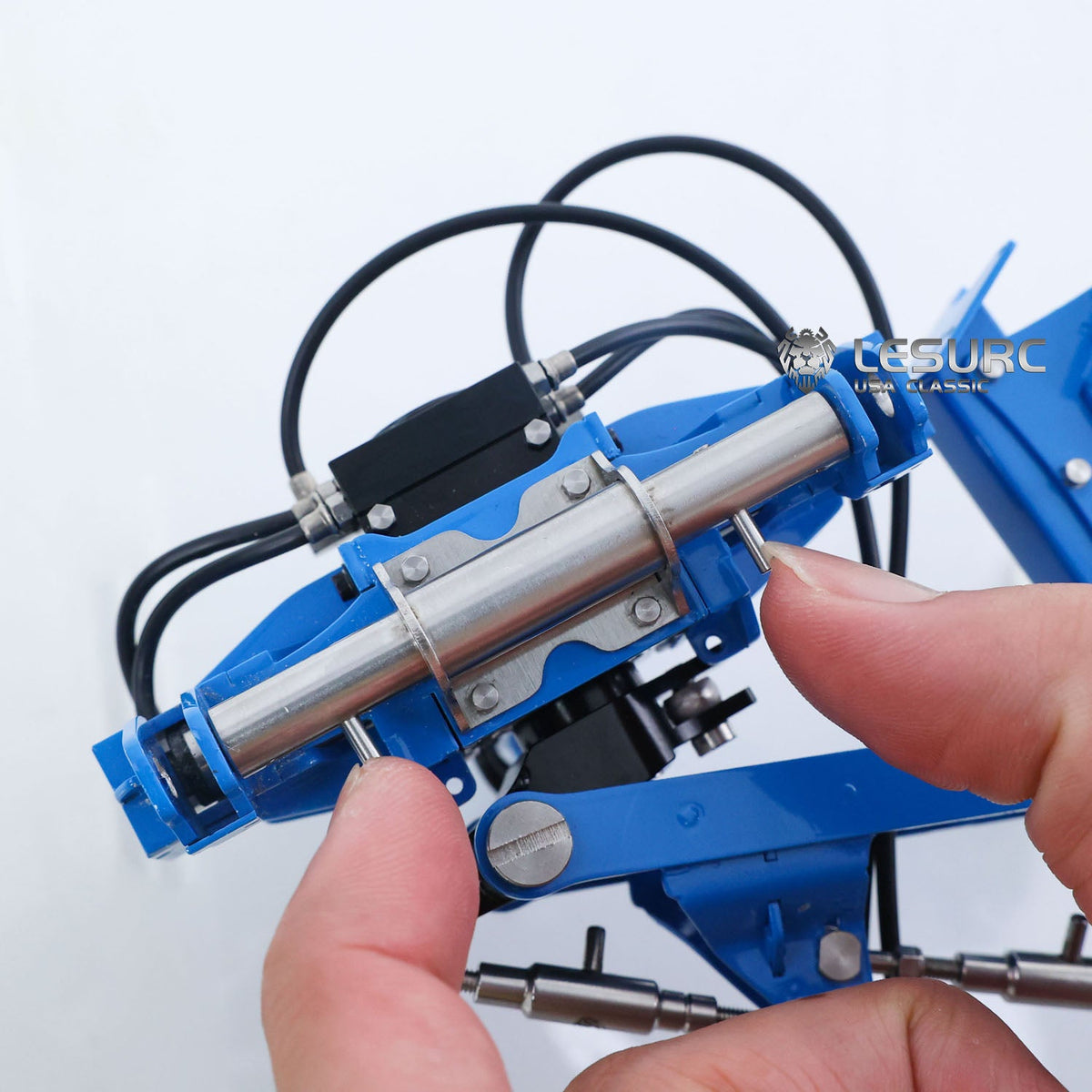 TOUCAN RC HOBBY LESU C0072 1/14 Metal Hydraulic Mounted Reversible Plow Upgrade Attachment for AOUE 1050 RC Walking Tractor Agricultural Vehicle Model