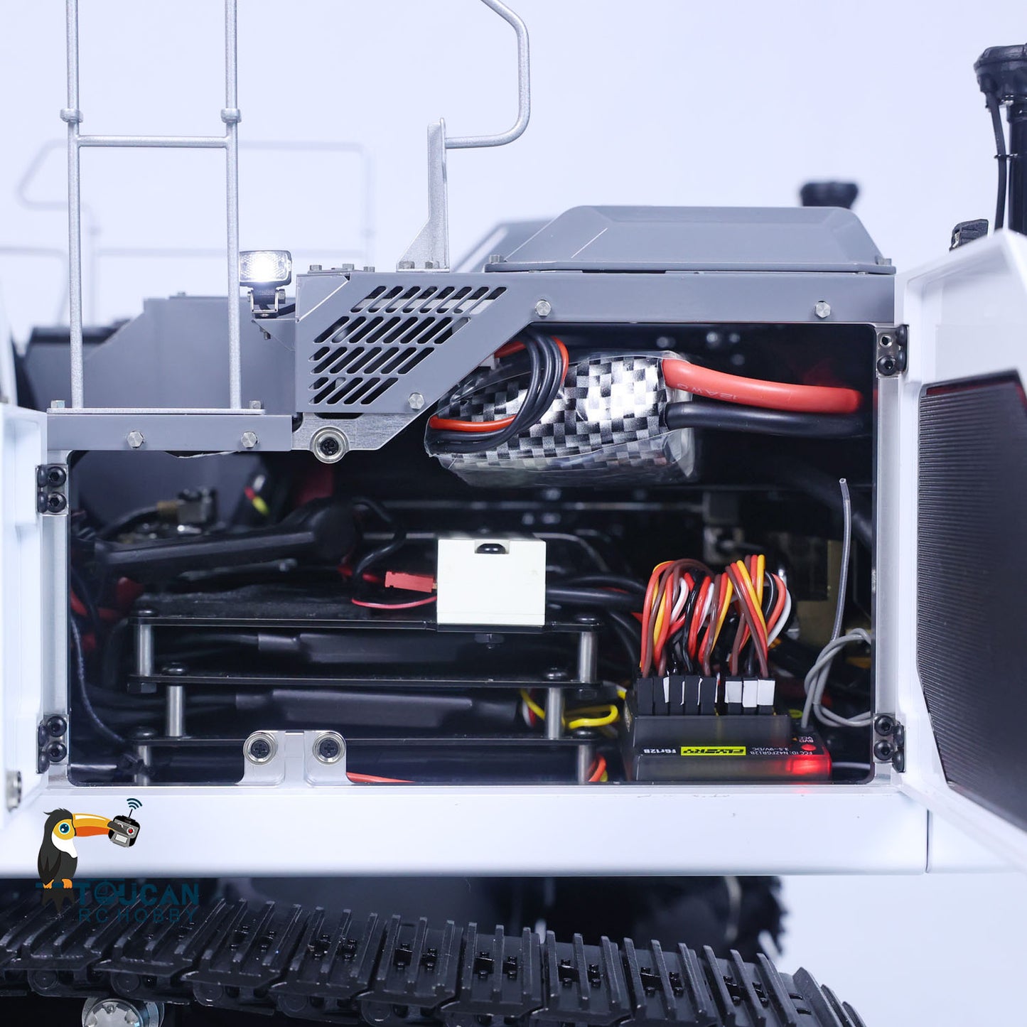 1/14 Scale LESU 945 Metal Hydraulic RC Digger LESU Aoue-LR945 Wireless Radio Control Excavator Assembled Painted Lights System 7CH Valve