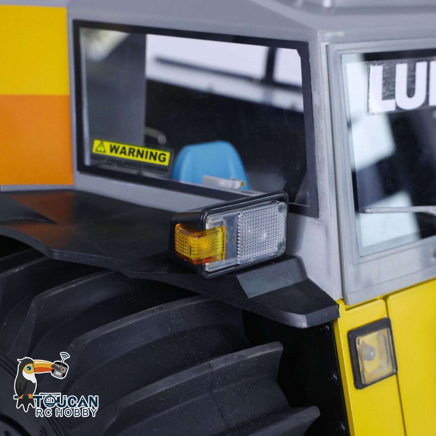 US Stock D-E077 1/10 Scale Ready To Run Remote Controlled Off-road Vehicle All-terrain Amphibious Climbing Car Model Light System