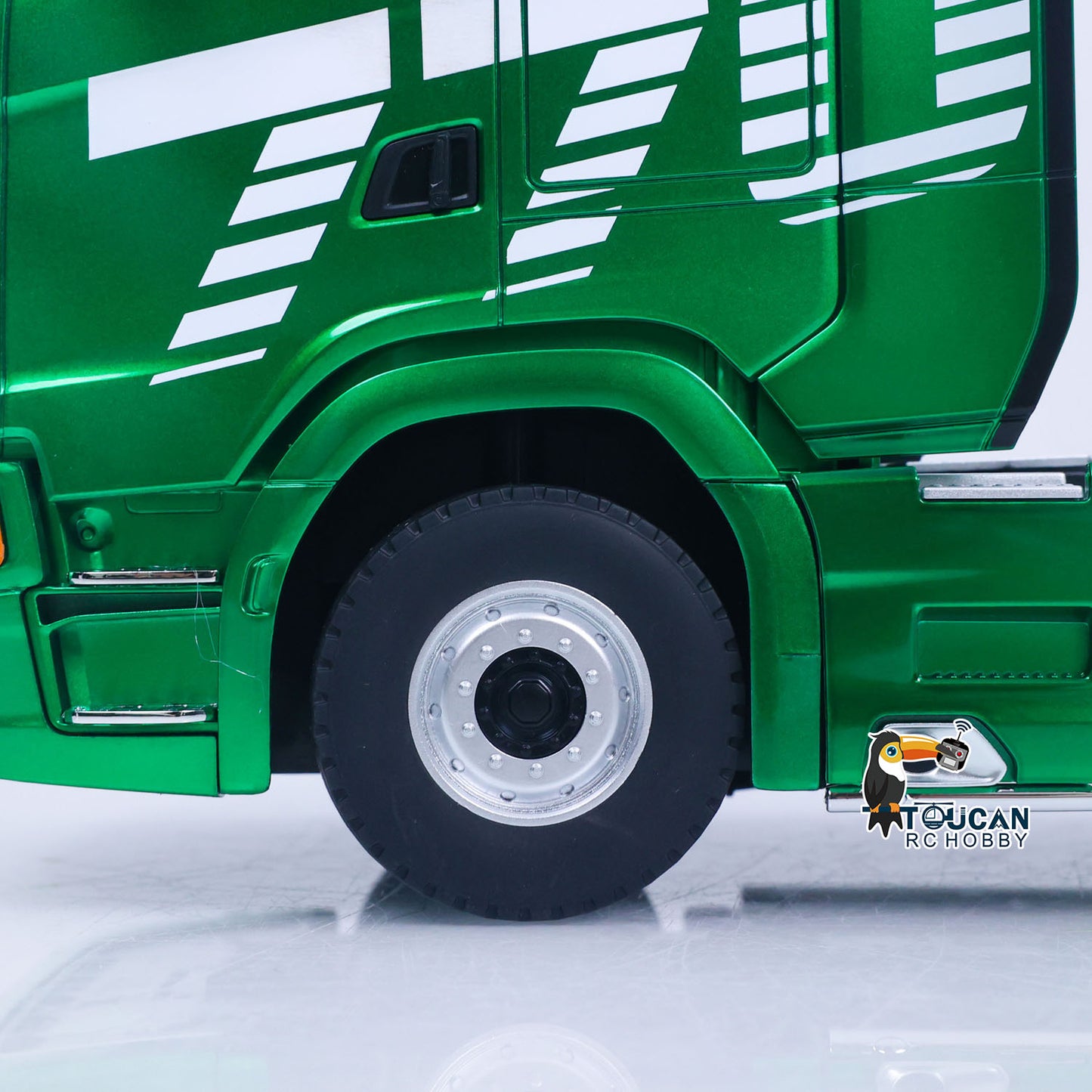 In Stock RTR HUINA 1/18 Remote Control Tractor Truck SC 770S 1501 6X4 Plastic RC Lorry Car Lights Sound System Assembled Finished Model