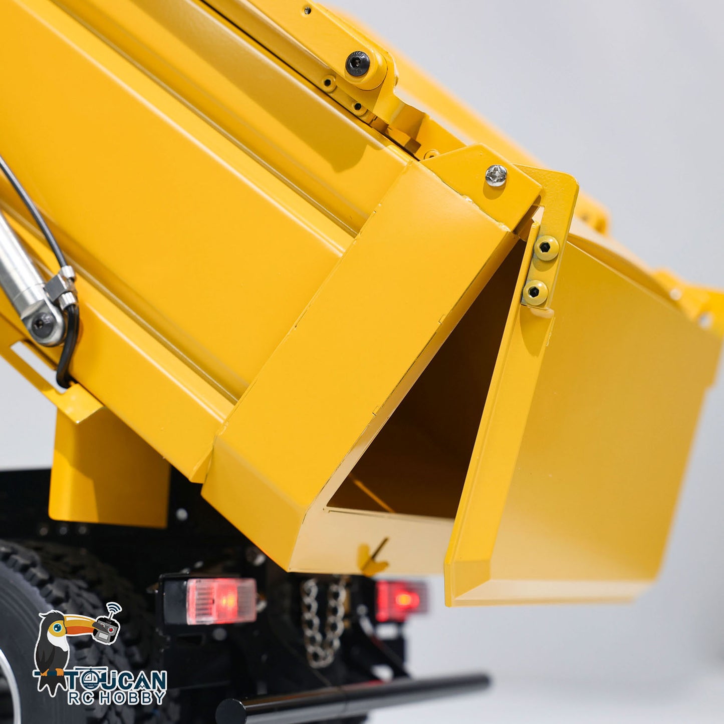 Metal 1/14 8x4 Hydraulic Flip-over Cover RC Tipper Truck Remote Control Dump Car LED Lights Sound System Assembled Painted