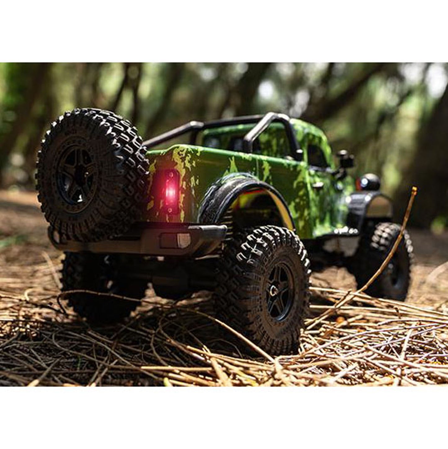 1/18 Remote Control 4WD Rock Crawler Car Simulation Pickup Truck 2.4GHz RC Crawler Brushed Motor Battery Light Ready to Run