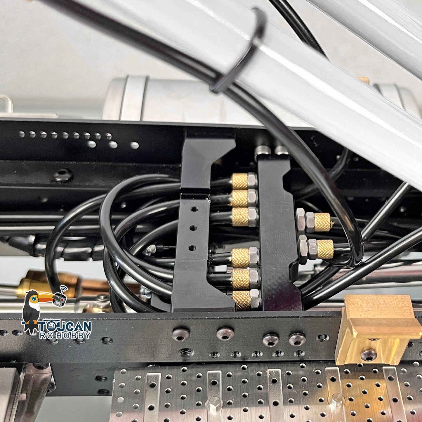 1/14 LESU 8x8 RC Metal Painted and Assembled Hydraulic Crane Dumper Tipper Truck RTR Electric Dump Car Servo Motor ESC