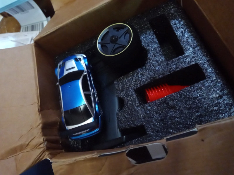 Second Hand US STOCK RTR RC Race Car Gyro 4*4 Fully Proportional Control Speed Mini Car Toy 1/43