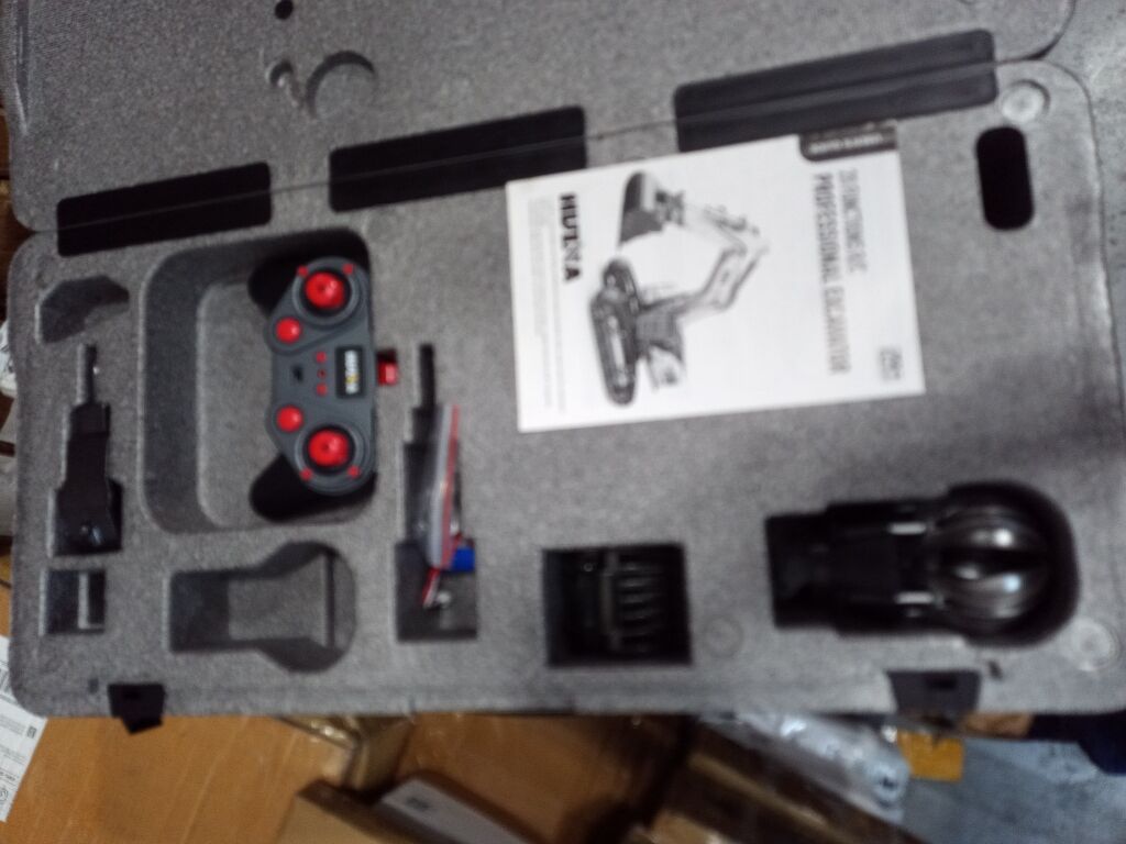 Fast Free Shipping Second Hand US Stock 1/14 HUINA RC Metal Excavator Model Toys 1594 Radio Control Digger Light Sound Battery