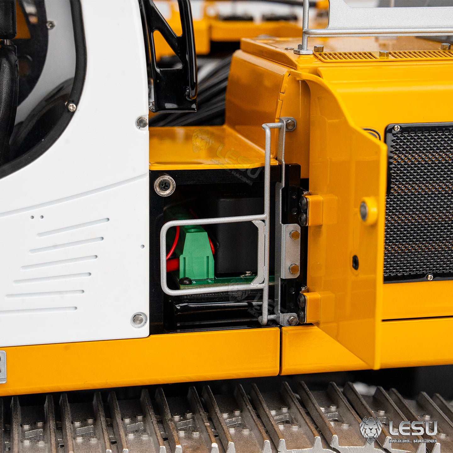 1:14 RC hydraulic excavator three-section arm crawler type LR956