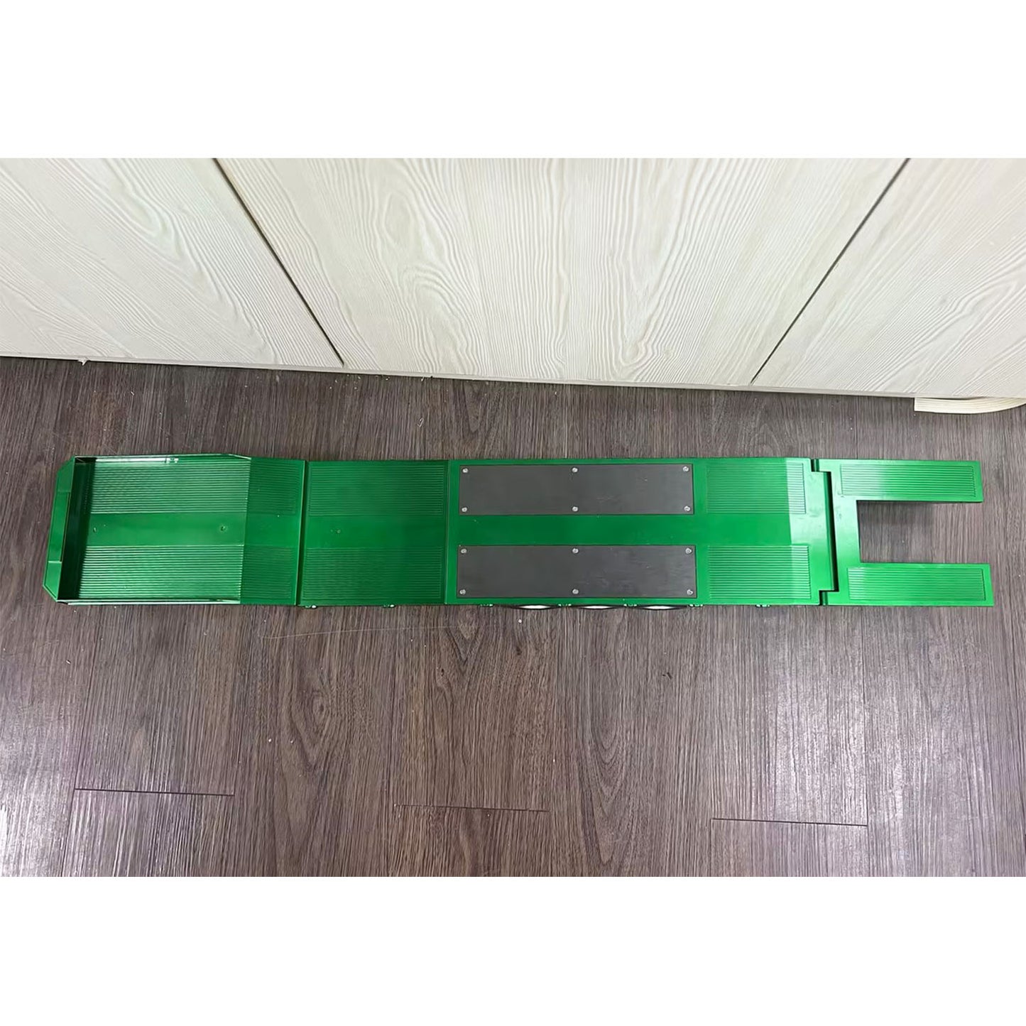 HUINA 1/18 Plastic Flatbed Semi Trailer 1502 for Radio Controlled Tractor Truck 1501 Electric Support Legs Battery No Light