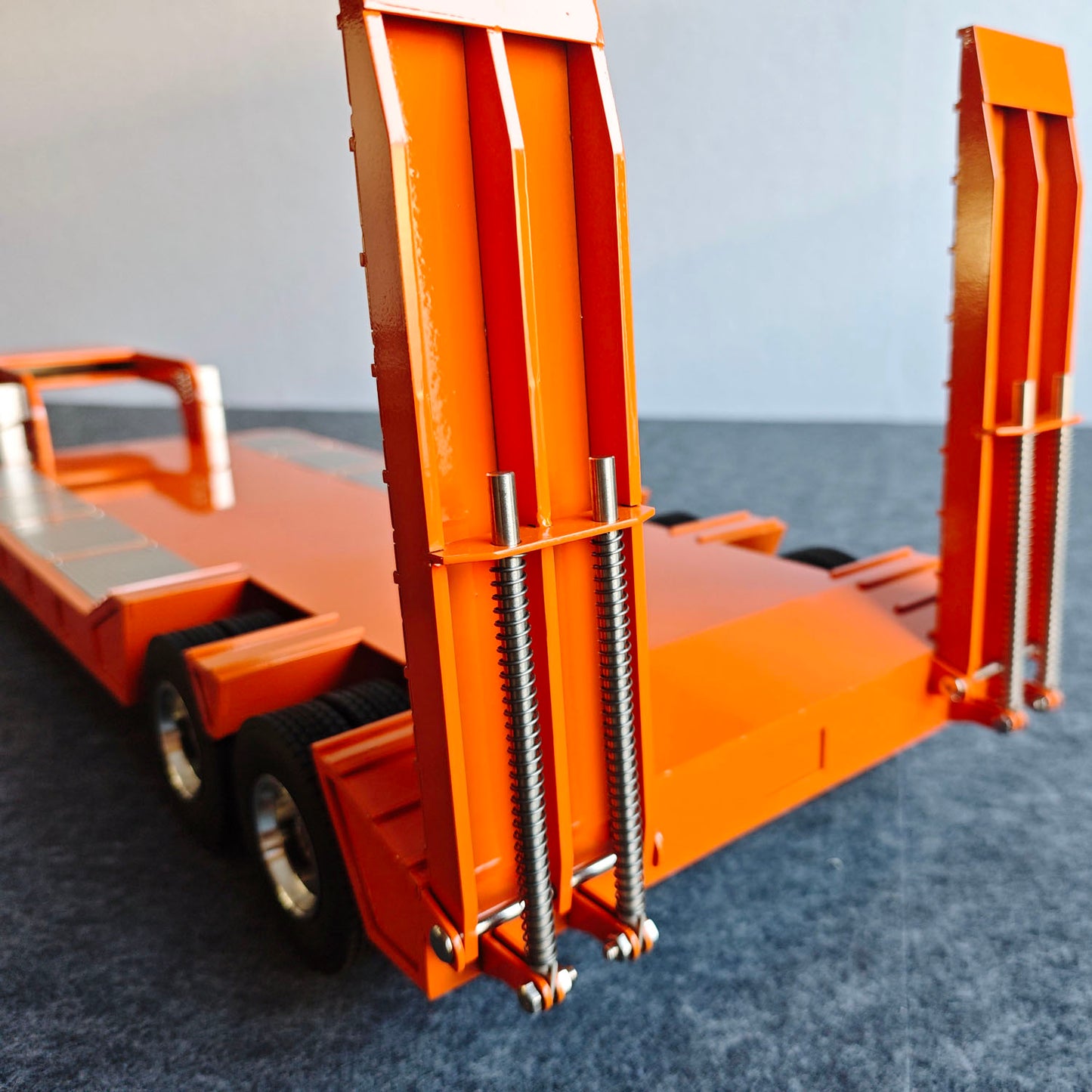 2 Axles Metal Lowboy Semi Trailer Spring Support Legs Tail Plate for 1/14 DIY Tamiya Remote Control Tractor Truck No Light