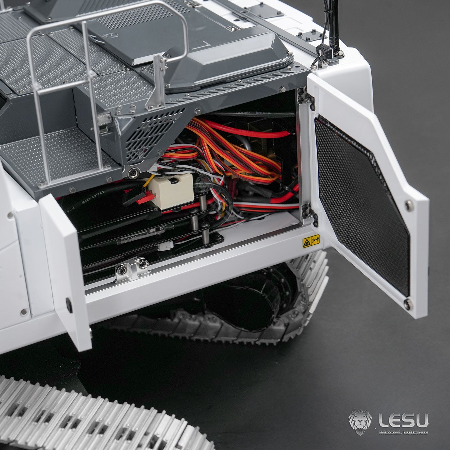 LESU AOUE LR945 1/14 RC Long-reach Hydraulic Excavator CNC Extended Arm Radio Control Digger Model Light 7CH Valve 4MPa Pump