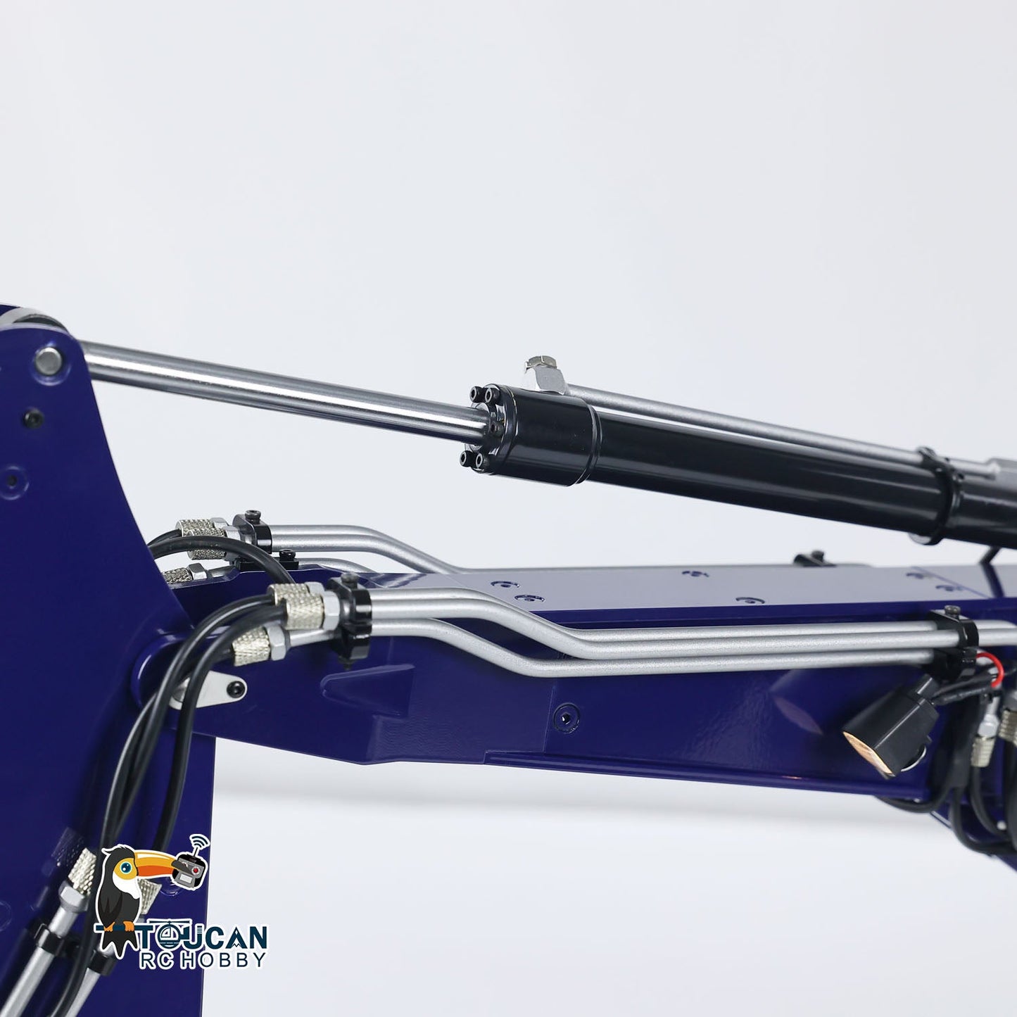 MTM 946-3 Metal 1/14 Excavator Hydraulic Ready to Operate with T12D 12-Channel Radio and 4MPa Pump Comes with Clamshell Grab 3 Buckets and Ripper No Battery Charger Sound or Lights