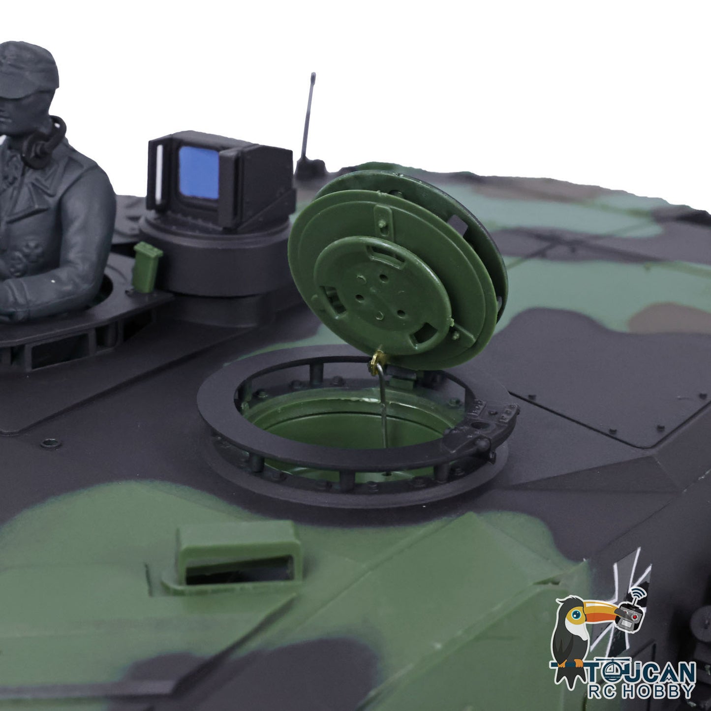 Heng Long 1/16 RC Tank Leopard2A6 7.0 3889 Commander Panoramic Sight Rotating BB Pellets Radio Controller Remote Control Openable Turrent Hatch Infrared Transmitter