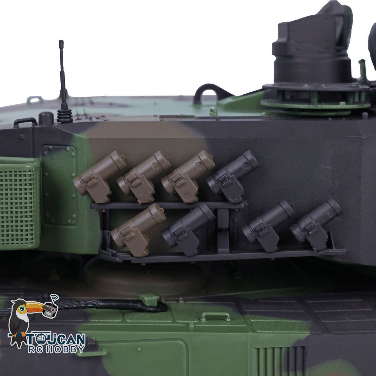 Heng Long 1/16 RC Tank Leopard2A6 7.0 3889 Commander Panoramic Sight Rotating BB Pellets Radio Controller Remote Control Openable Turrent Hatch Infrared Transmitter