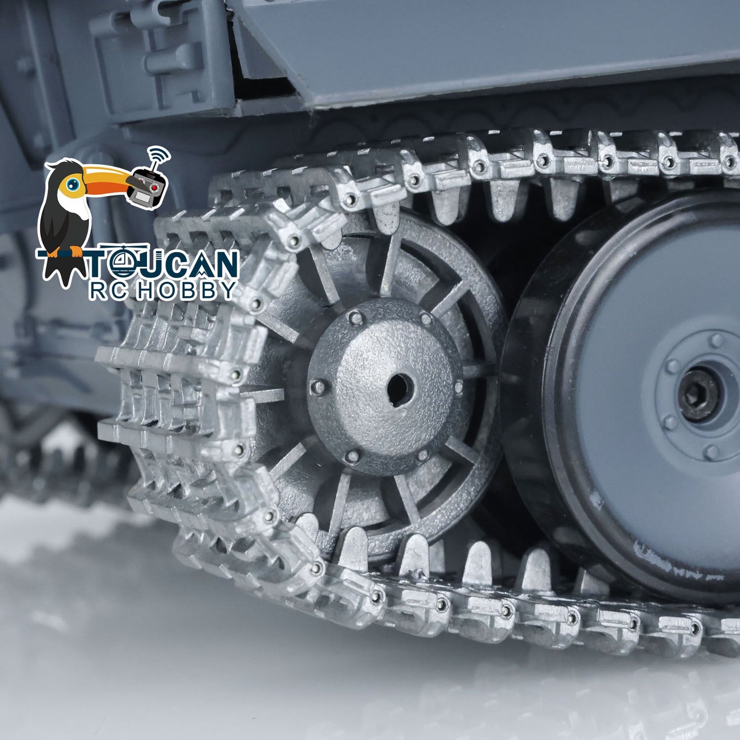 TOUCAN RC HOBBY Henglong 1/16 TK7.0 German Tiger I RTR RC Tank 3818 with 360 Degrees Turret Infrared Combat Smoke BB Unit Metal Tracks Sprockets