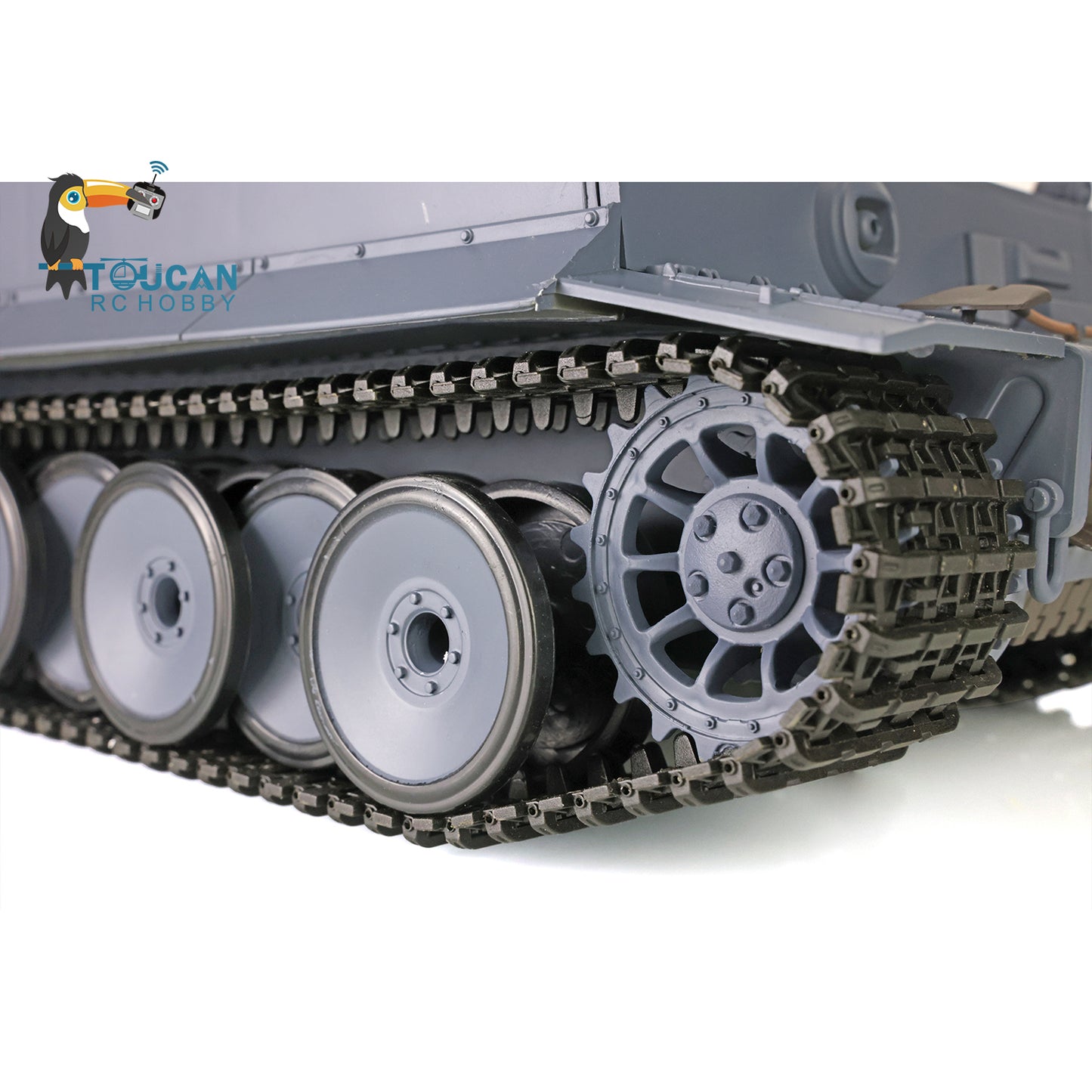 Fast Free Shipping 2.4Ghz Henglong 1/16 Scale 7.0 Plastic Ver German Tiger I RTR RC Tank 3818 Model Smoke BB Unit Infrared Combat