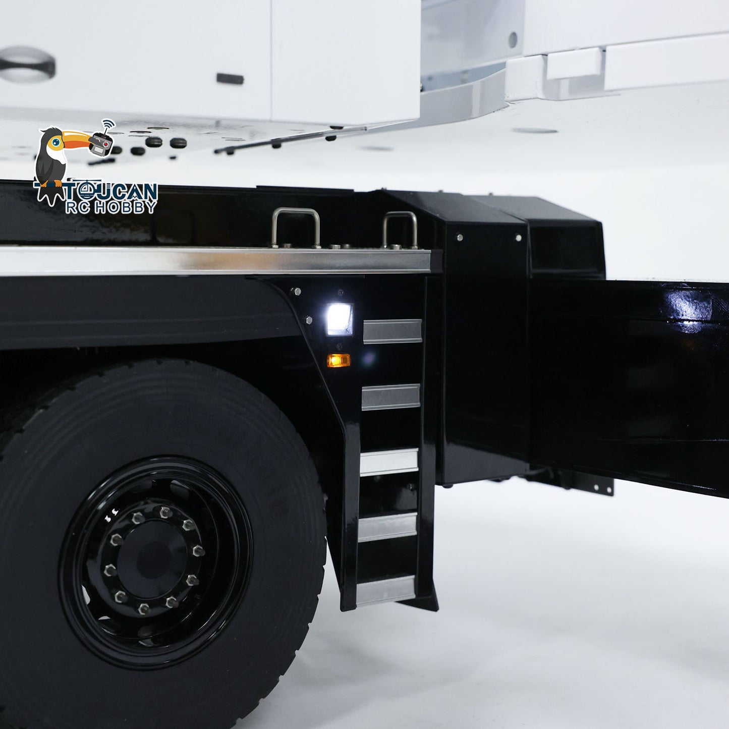 Eyewhale D1350 LTM1350 1/14 Metal RC Hydraulic Mobile Crane Truck PNP 5+1 Telescopic Boom