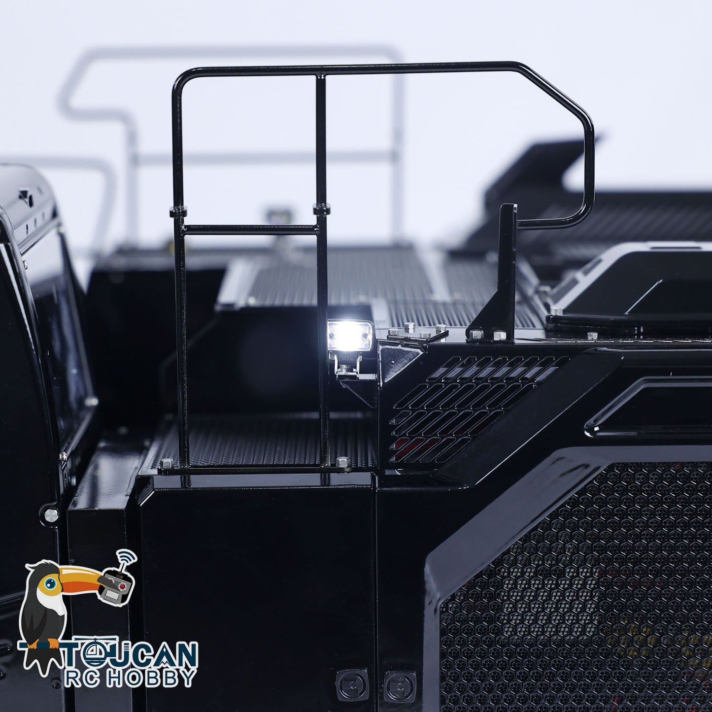 LESU AOUE LR945 1/14 Metal Hydraulic RC Excavator B0016 RTR Tracked Digger 7CH Reversing Valve Light FlySky PL18EV Lite Radio Controller
