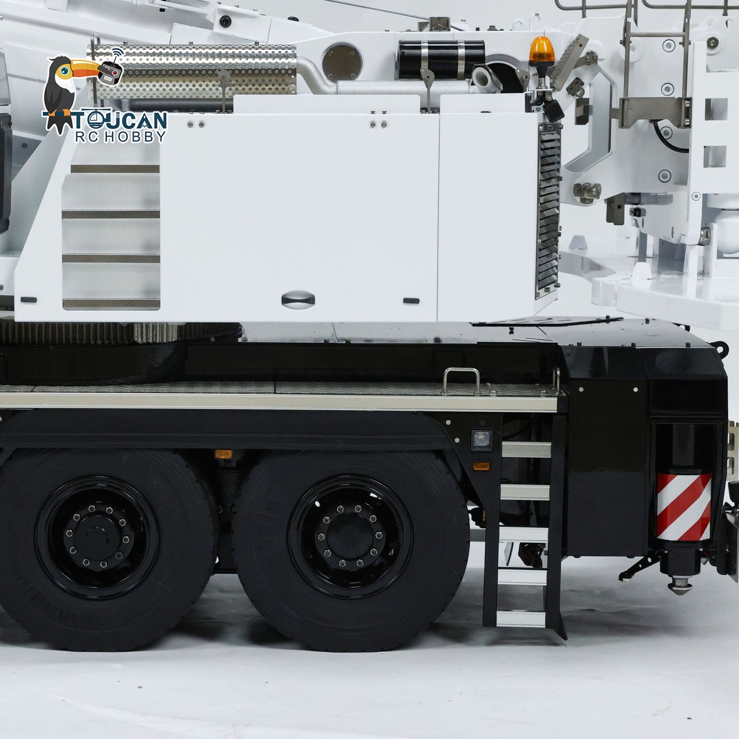 Eyewhale D1350 LTM1350 1/14 Metal RC Hydraulic Mobile Crane Truck PNP 5+1 Telescopic Boom