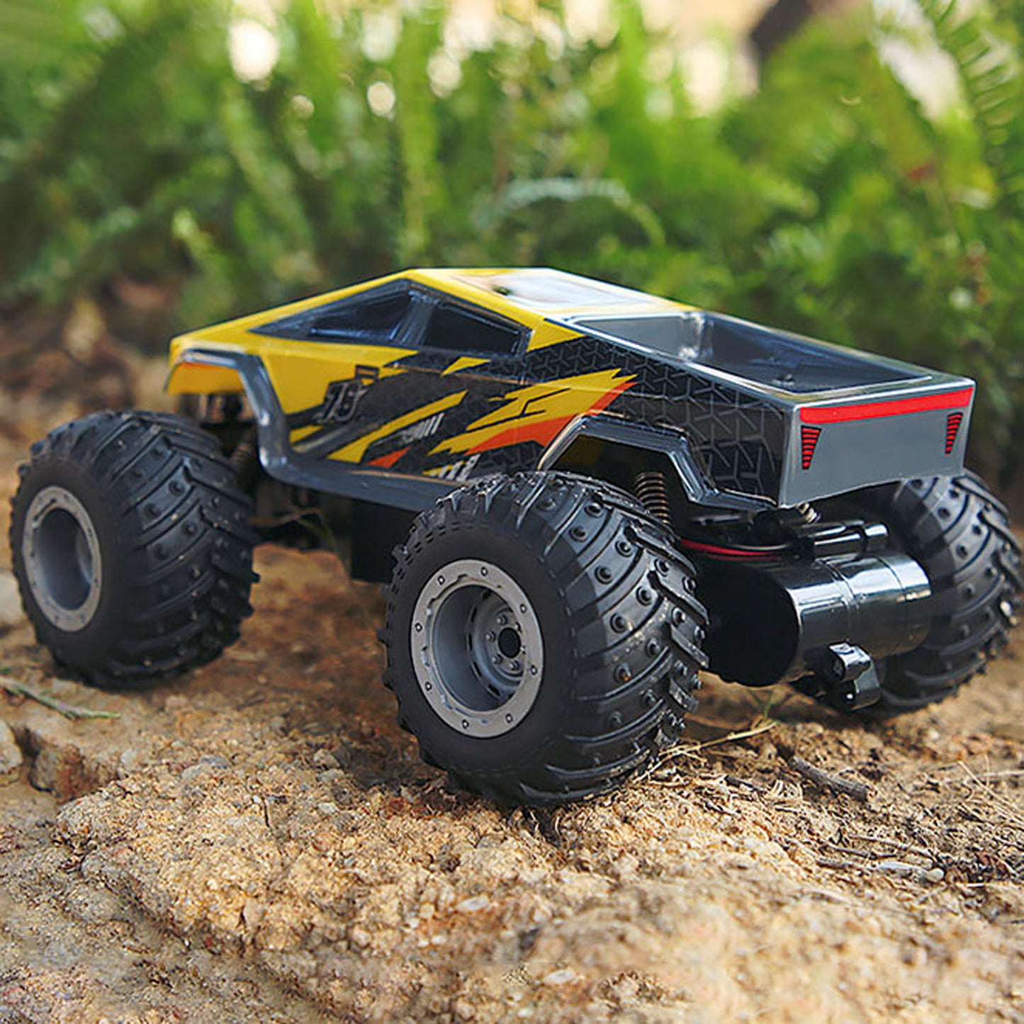 1:24 2.4GHz Radio Control Off Road Vehicle Pickup Truck Q208 RC Electric Four Wheel Drive Pickup RTR LED Lights Transmitter