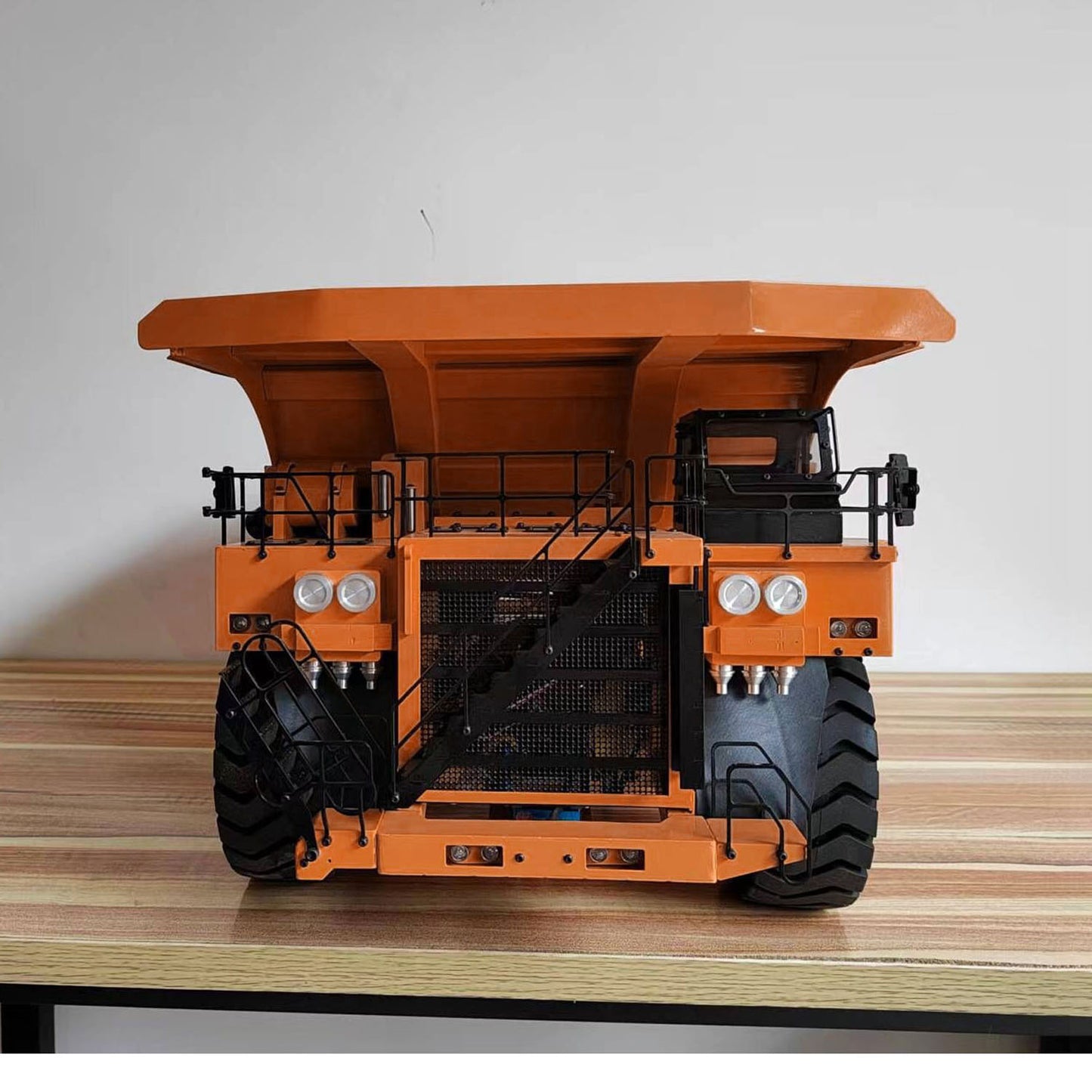21KG Heavyweight 1/20 Metal Hydraulic Dump Truck Model 793D 2Speed Transmission 4 Wheel Spring Suspension Lights No Sound System