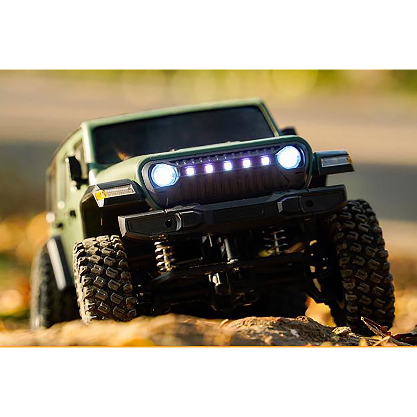 1:18 4*4 RC Simulation Rock Crawler Car C8801 2.4G Wireless Control Off Road Vehicle RTR Crawler Brushed Motor ESC LED Lights