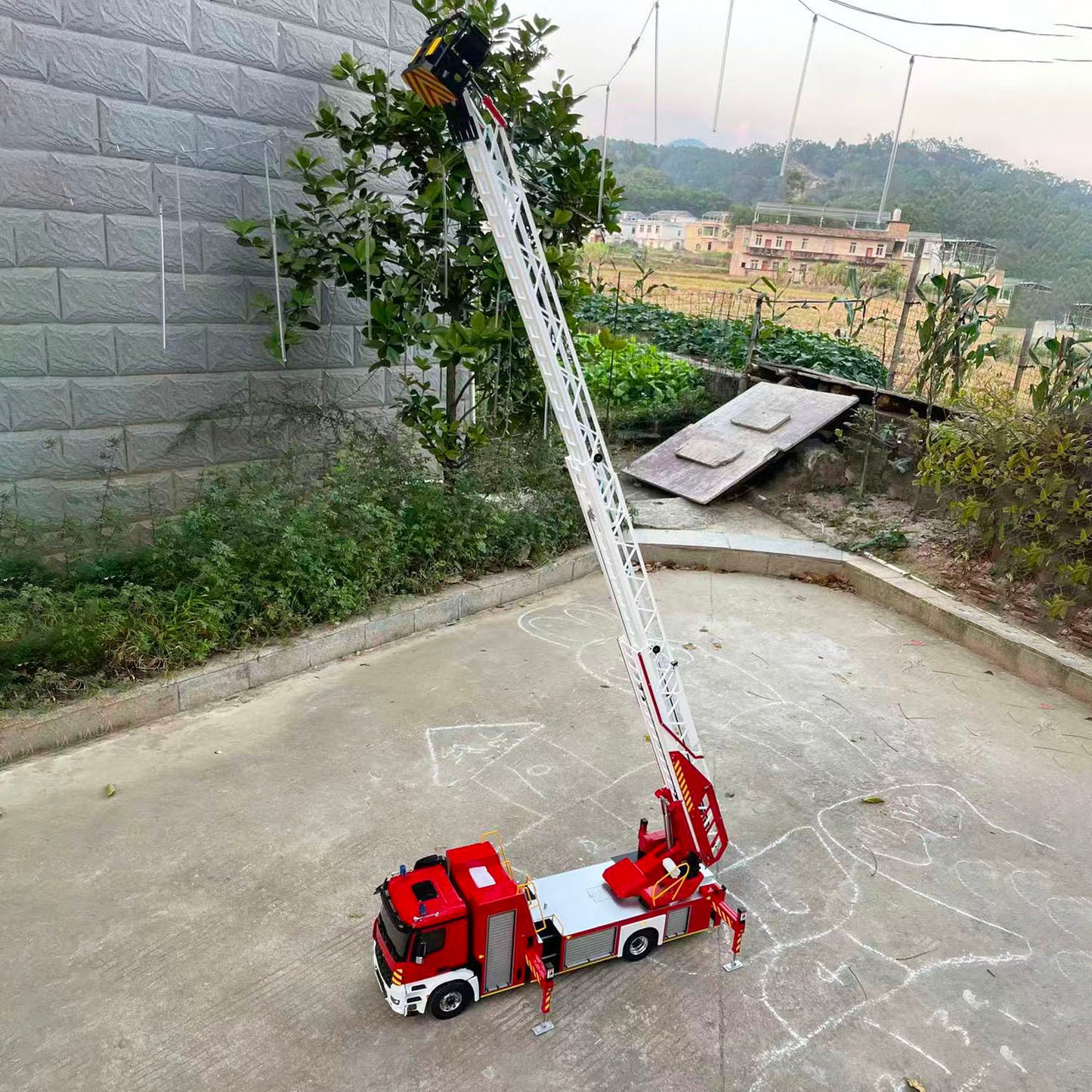 2Speed 1/14 4*4 Metal Chassis Electric Remote Control Lift Ladder Fire Truck RC Model Vehicle ST8 Radio No Battery Charger