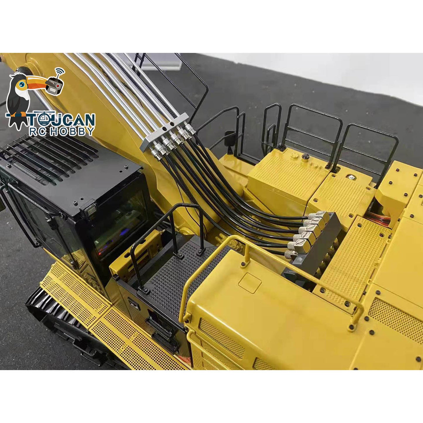 Toucanhobby C374 1/14 Metal RC Hydraulic RTR Demolition Excavator 3 Arms Cabin Lift 6 Way Valve PL18EV Controller Light Sound for Collectors