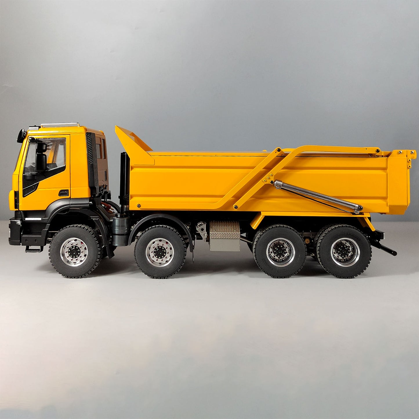 1/14 Hydraulic RC Tipper Truck with Flip-over Cover 8x4 Metal Dump Car Models