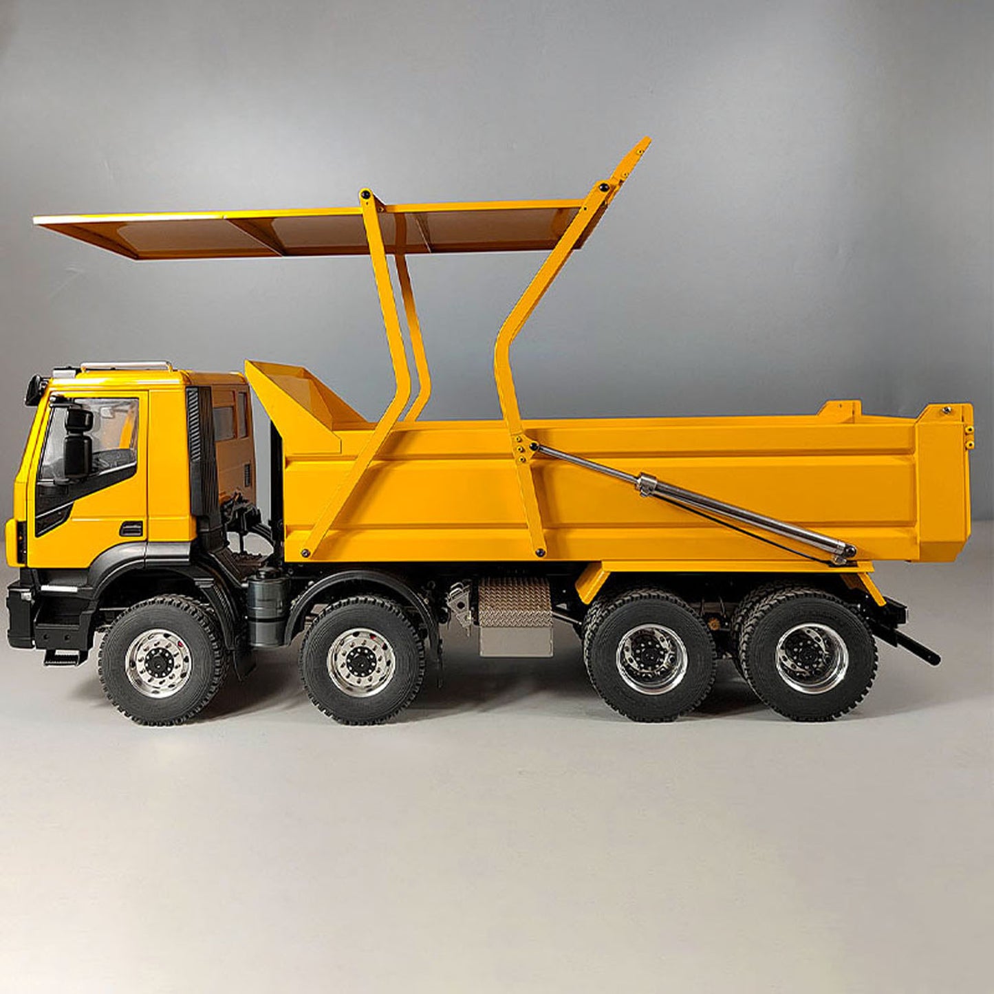 1/14 8x4 Metal Hydraulic RC Tipper Truck with Flip-over Cover Remote Controlled Dump Car Hobby Models Toy Servo Motor