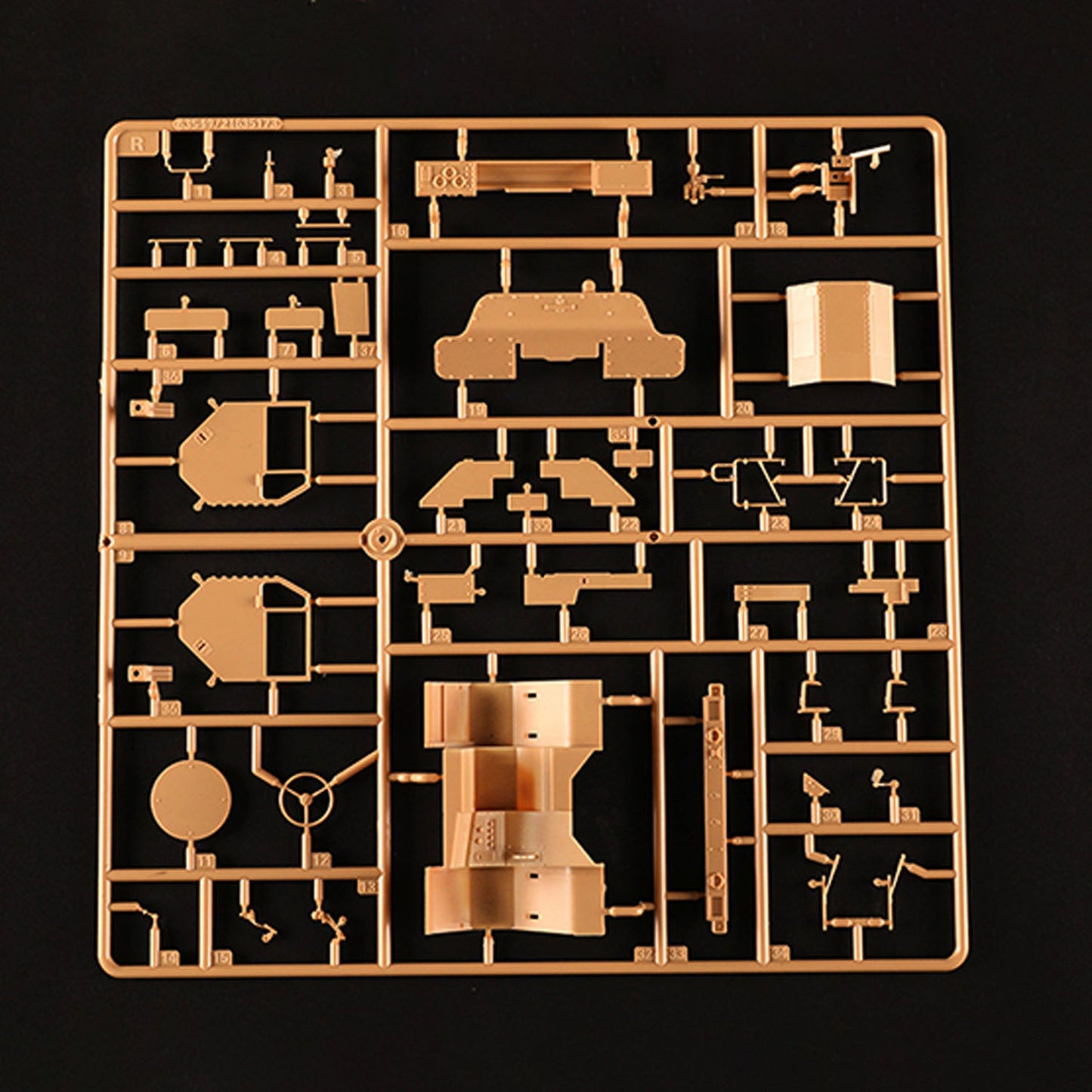 1/35 ILK LVSR MKR18 Plastic Cargo Model Kit 63550 Unassembled 680 Parts Armored Truck With 20ft Container DIY Toy Gift