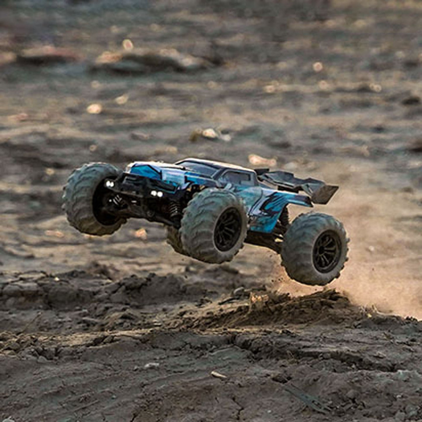 In Stock PVC 1/16 4WD Radio Controlled Off Road Car SCY 16102Pro Pickup Truck 2847 Brushless Motor Independent Suspension RC Model Car