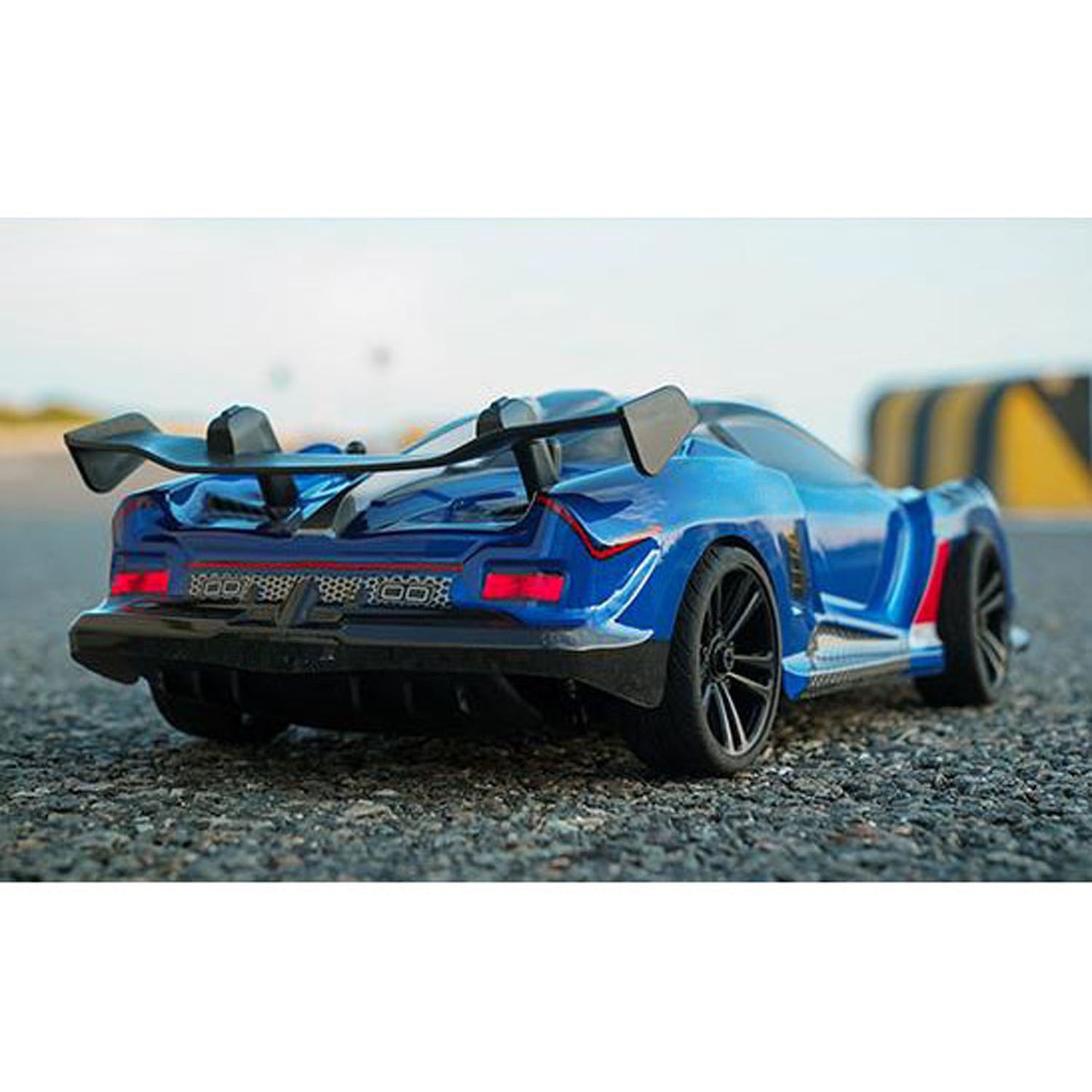 TOUCAN RC HOBBY SCY 16301 1/16 4WD Remote Control Drift Car RC Model Electric Vehicle Seven Modes Light System Battery RC390 Brushed Motor