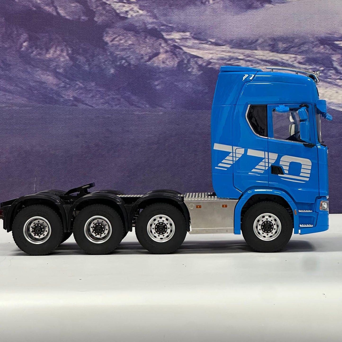 1/14 8x8 Remote Control Tractor Truck 2Speed Transmission RC Lorry Vehicle Metal Chassis Light Sound System No Differential Lock