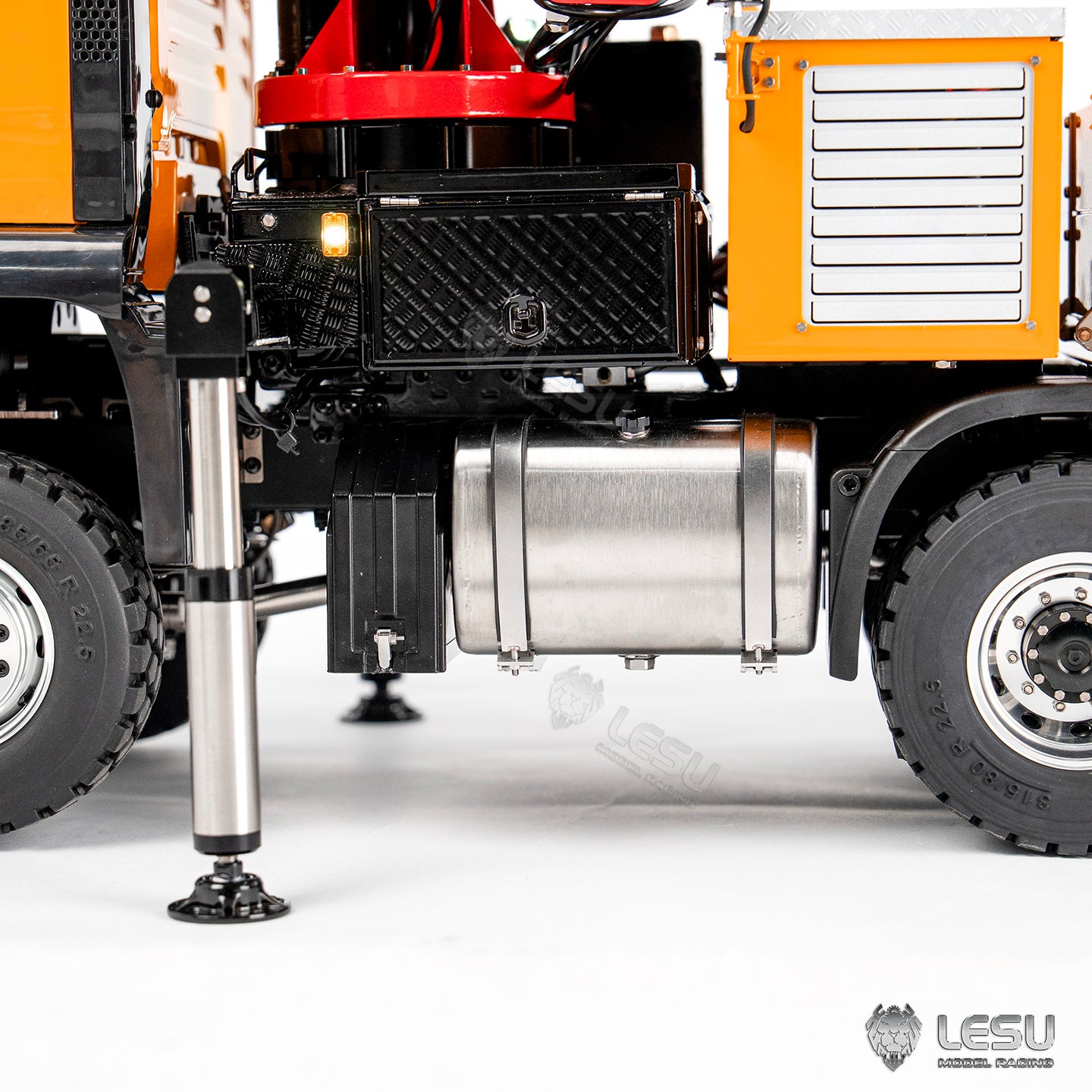 LESU 3363 1/14 8X8/6X6 Metal RC Hydraulic Crane Truck Axles Differential Locks 7CH Valve 6 Outriggers 3-speed Gearbox Light Sound for Adult