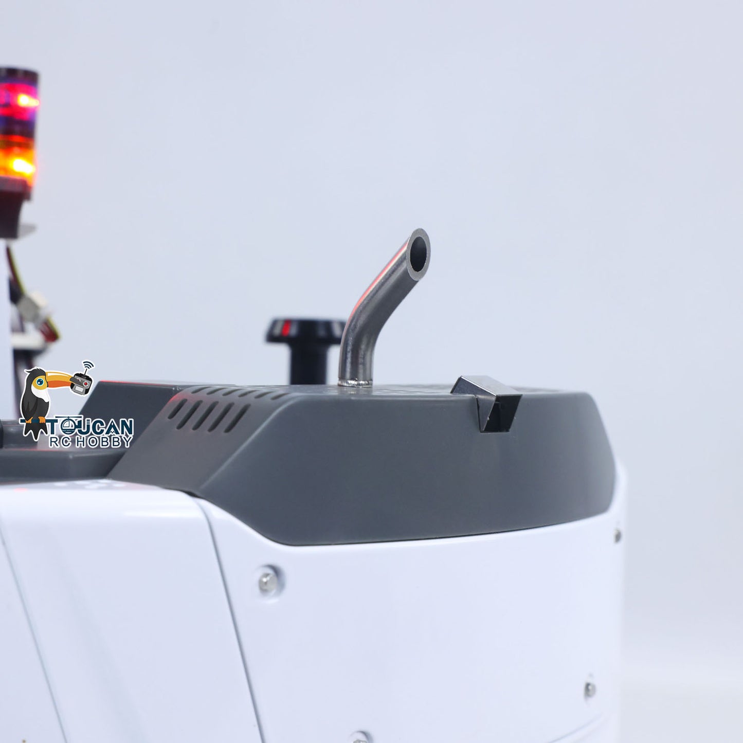 CUT Model LR914 1/14 Metal RC Hydraulic Wheel Excavator RTR 7-Way Valve 4x4 Differential Lock Warning Light Sound Quick Release Coupler LCD Display for Digger Collectors