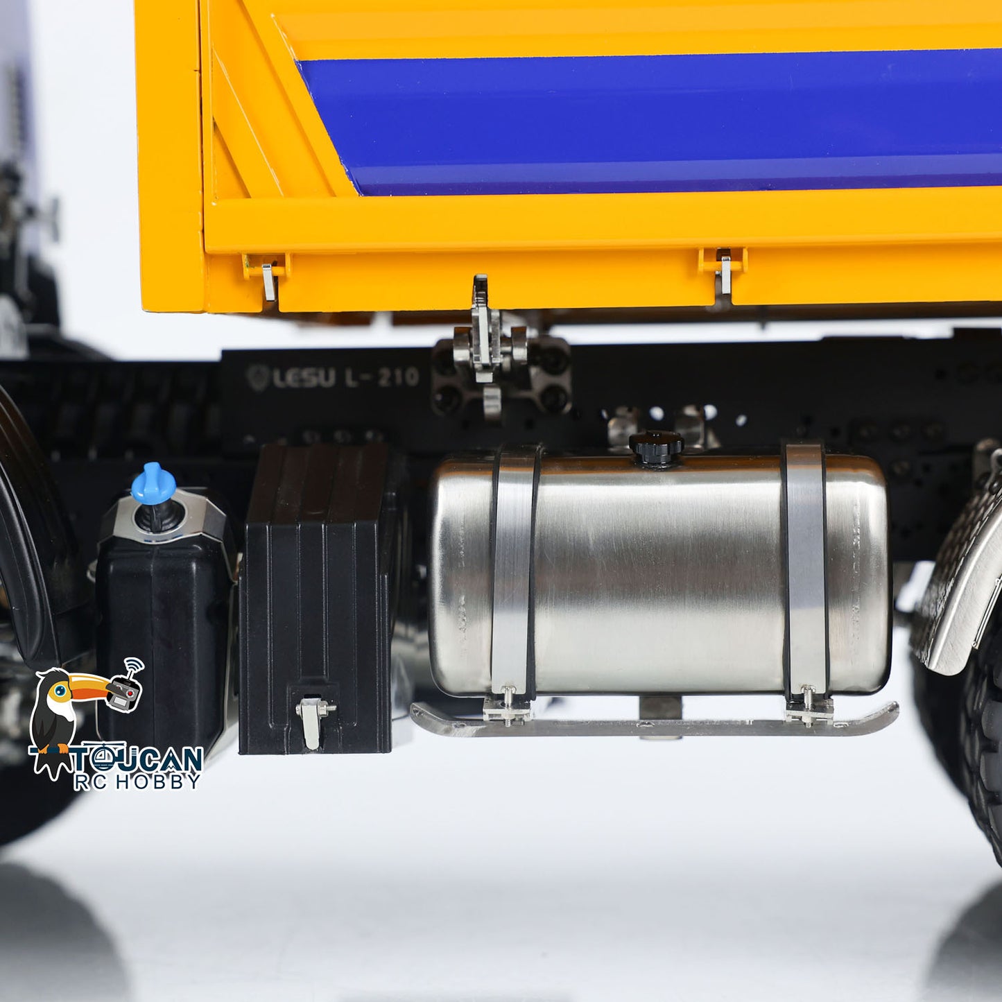 LESU A0009 1/14 Metal 6x6 RC Hydraulic Dump Truck with FlySky I6S Radio Controller 3 Speed Transmission for Model Enthusiast