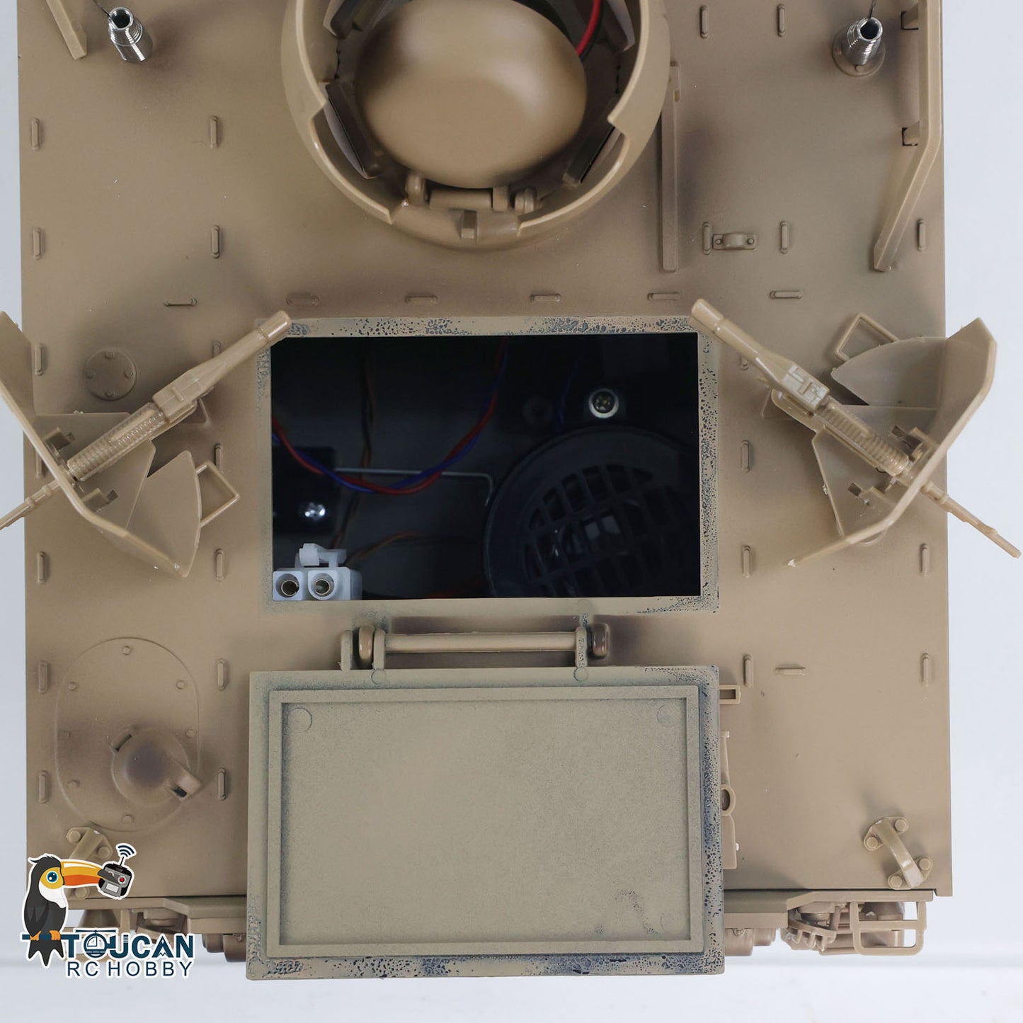 Fast Free Shipping 1/16 Tongde RC Tank M2412-B M113A1 ACAV Infrared 360 Turret Rotation Smoking Light Sound Remote Control Electric Model RTR