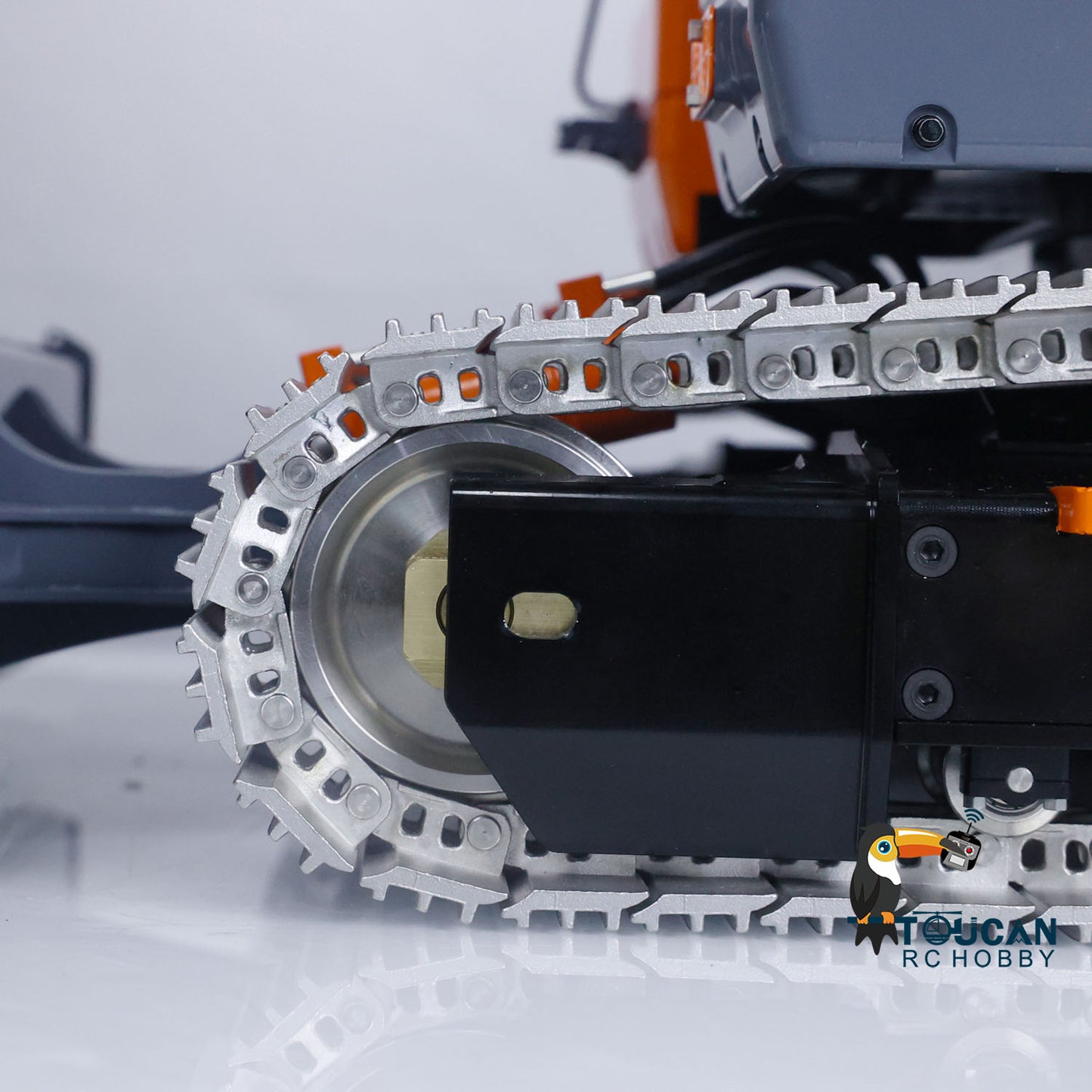 LESU AOUE ET26L 1/14 Metal RC Hydraulic Excavator B0012 RTR Short Tail Three-Arm Digger 6+2CH Directional Valve Quick Release Sound & Light Smoke GPS.