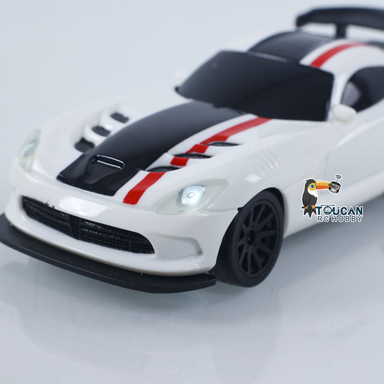 TOUCAN RC HOBBY JiaBaiLe 1:43 Remote Control Drift Car LED Effects RC