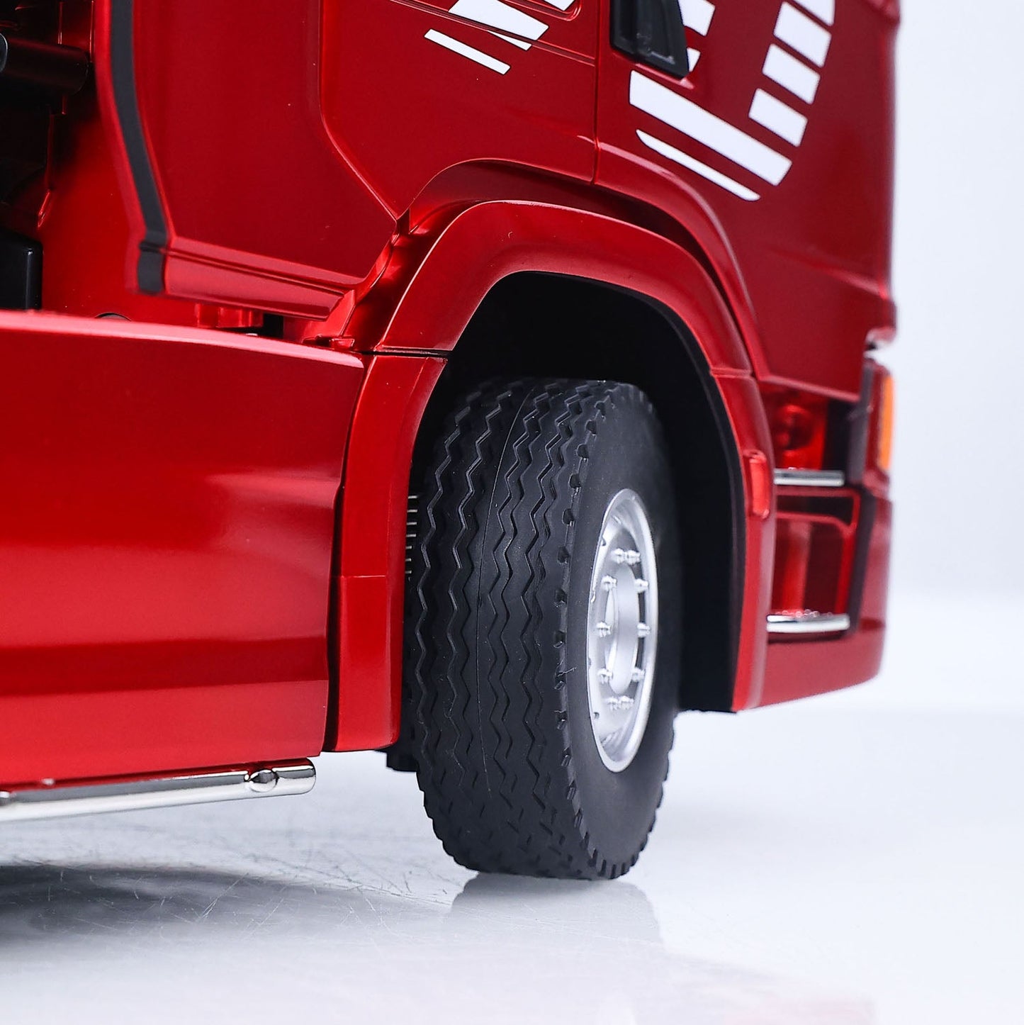 HUINA 1501PRO/1302A 770S 1/18 1/24 Plastic 6*4 RC Tractor Truck Remote Control Lorry Vehicle Light Sound Optional 3Axle Plastic Semi Flatbed Trailer