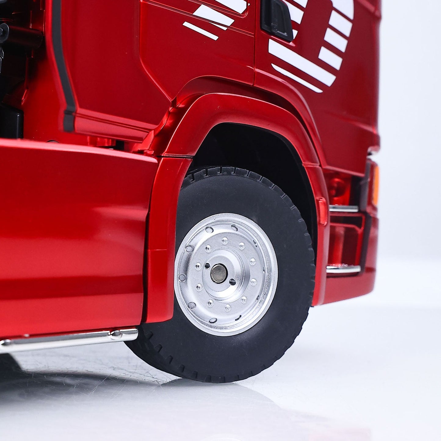HUINA 1501PRO/1302A 770S 1/18 1/24 Plastic 6*4 RC Tractor Truck Remote Control Lorry Vehicle Light Sound Optional 3Axle Plastic Semi Flatbed Trailer
