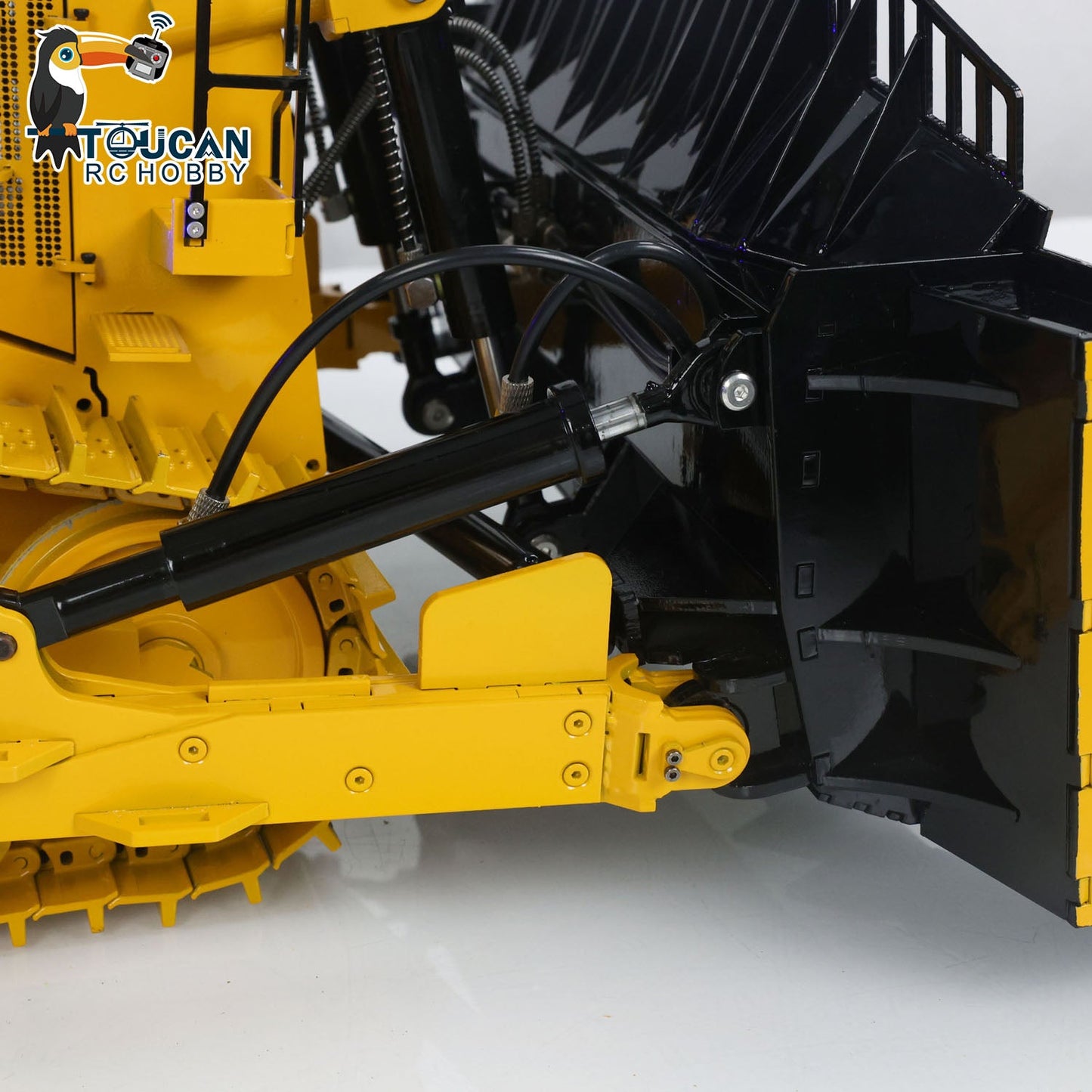 US Stock 1/14 Hydraulic RC Bulldozer Metal RTR Remote Control Dozers Model D11T Dozer Emulated Engineering Vehicle Light Smoke