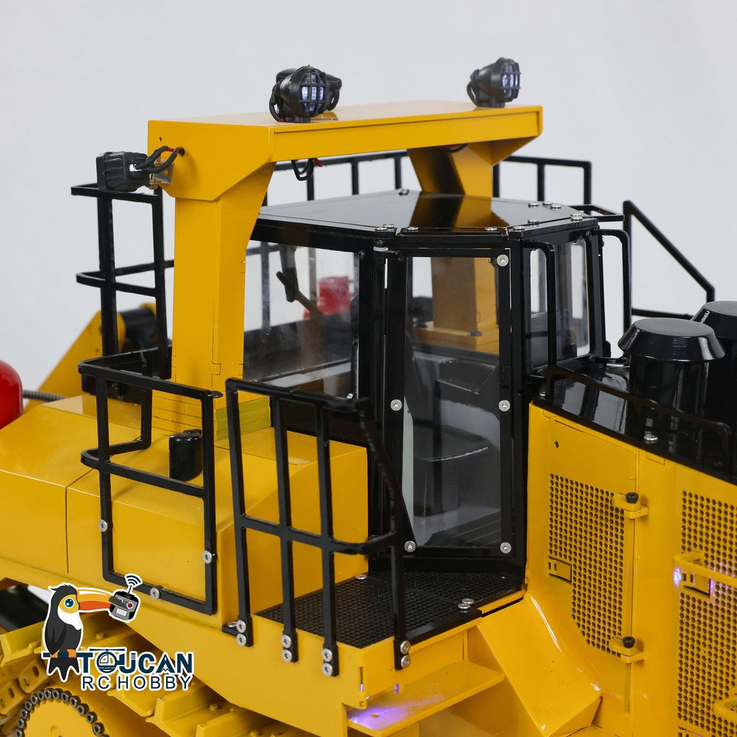 US Stock 1/14 Hydraulic RC Bulldozer Metal RTR Remote Control Dozers Model D11T Dozer Emulated Engineering Vehicle Light Smoke