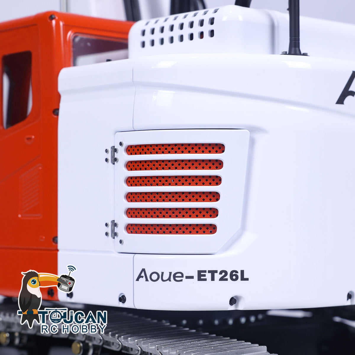 TOUCAN RC HOBBY LESU AOUE ET26L 1/14 Metal RC Hydraulic Excavator B0012 RTR Short Tail 3-Arm Tracked Digger Construction Model Light FlySky PL18EV Controller for Hobby Collectors
