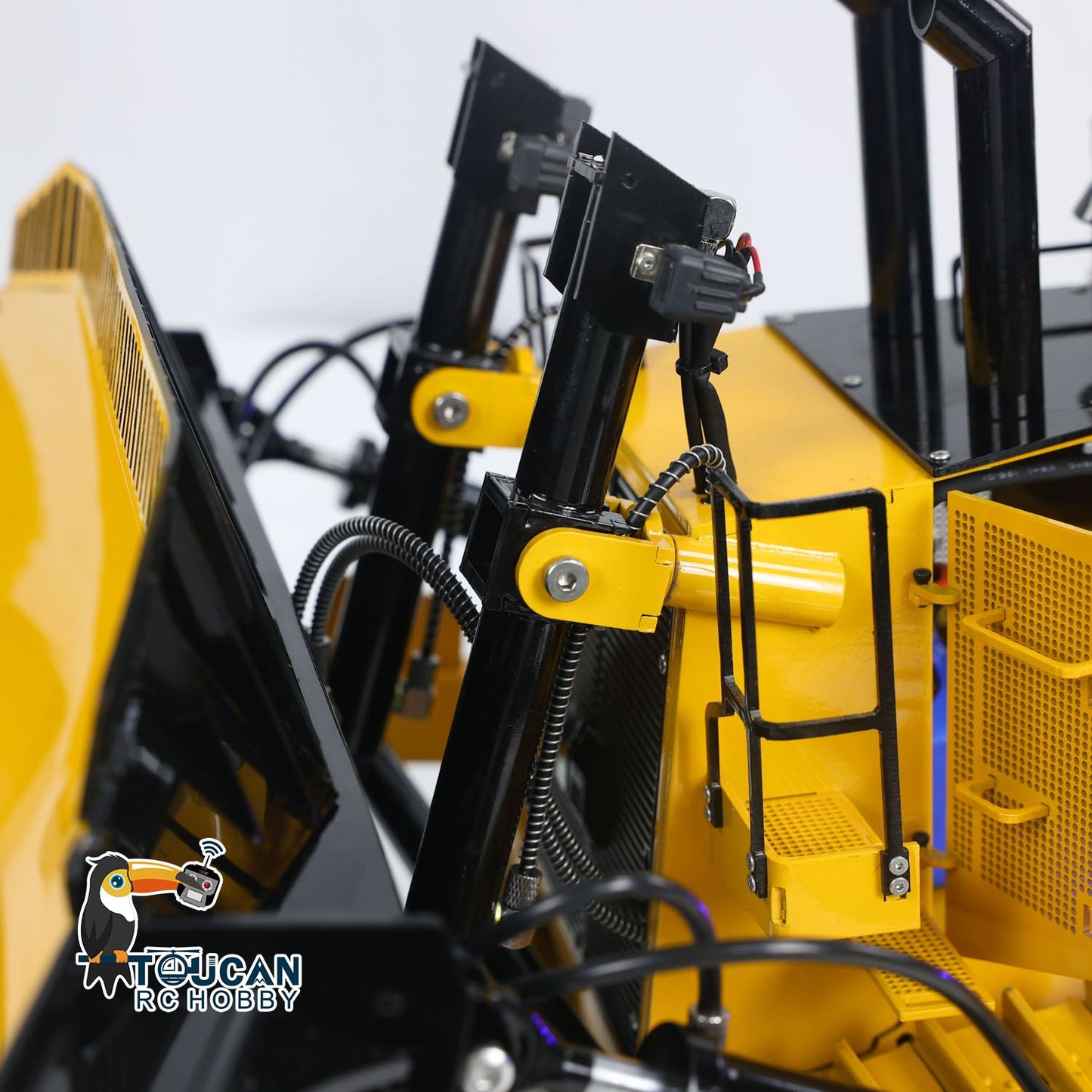 In Stock 1/14 D11T 3-Plow RC Hydraulic Heavy-duty Bulldozer Remote Control Dozers PL18EV Sound Light Smoke Assembled and Painted