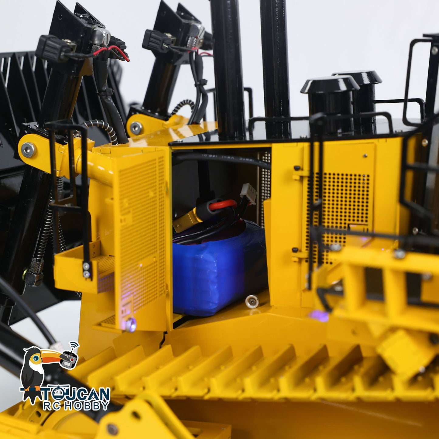 US Stock 1/14 Hydraulic RC Bulldozer Metal RTR Remote Control Dozers Model D11T Dozer Emulated Engineering Vehicle Light Smoke