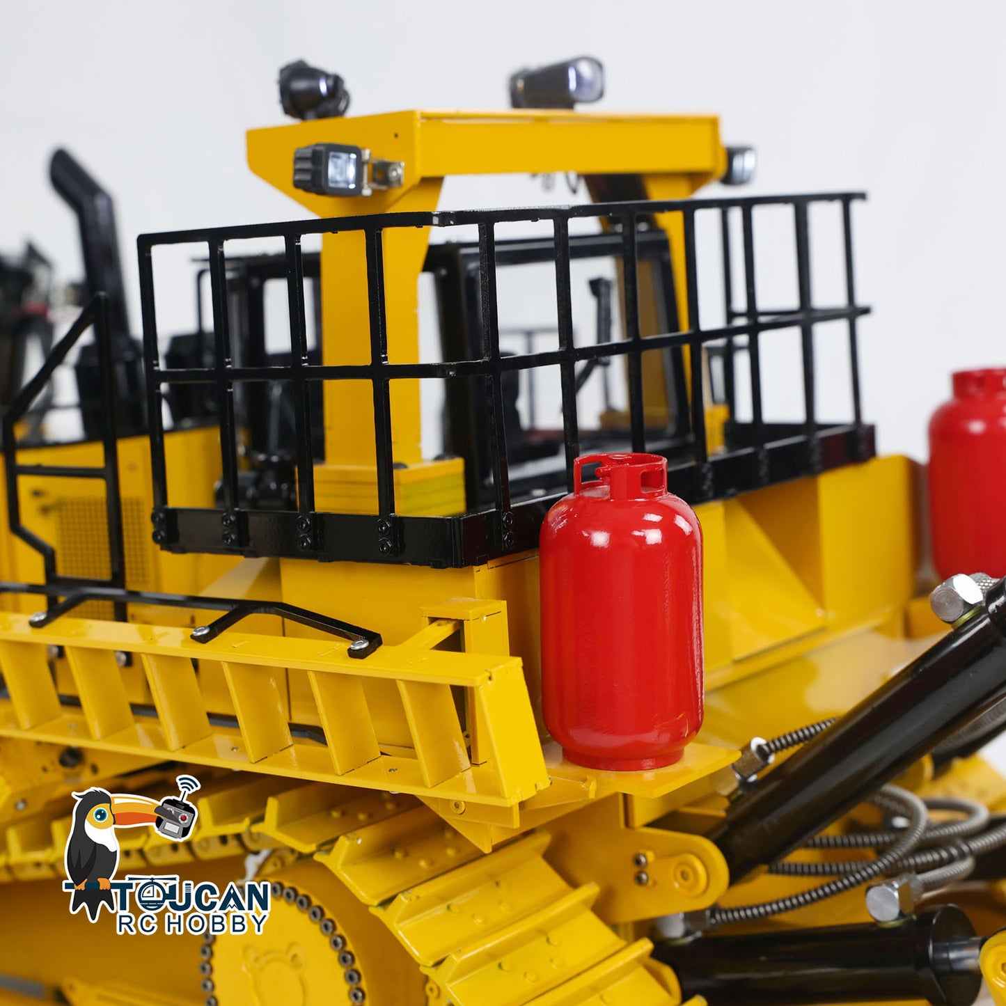 TOUCAN RC HOBBY D11T 1/14 Metal RC Hydraulic Bulldozer PNP 5-Way Valve 3 Rear Plows PL18EV Remote Controller Smoke Light Sound for Model Collectors