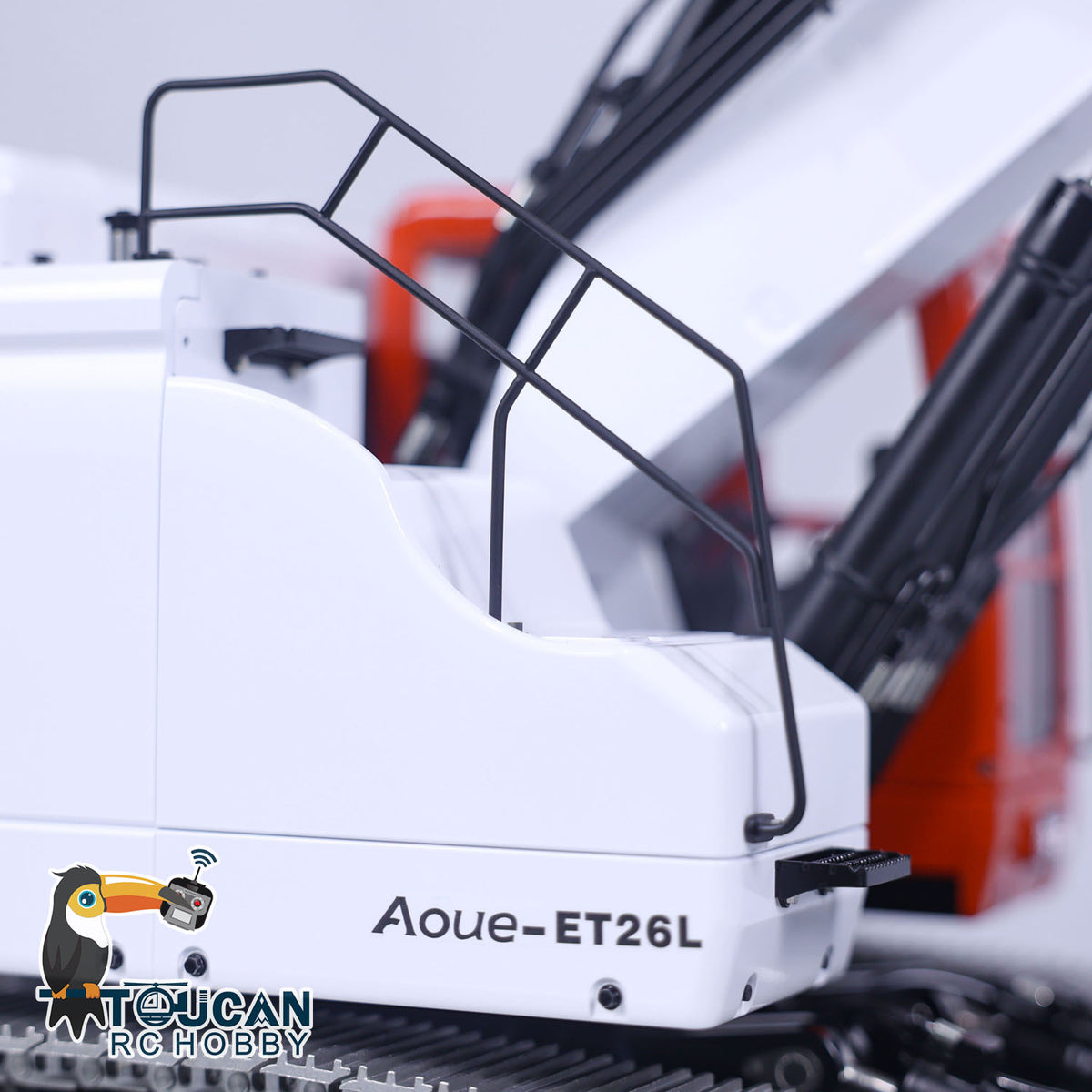TOUCAN RC HOBBY LESU AOUE ET26L 1/14 Metal RC Hydraulic Excavator B0012 RTR Short Tail 3-Arm Tracked Digger Construction Model Light FlySky PL18EV Controller for Hobby Collectors